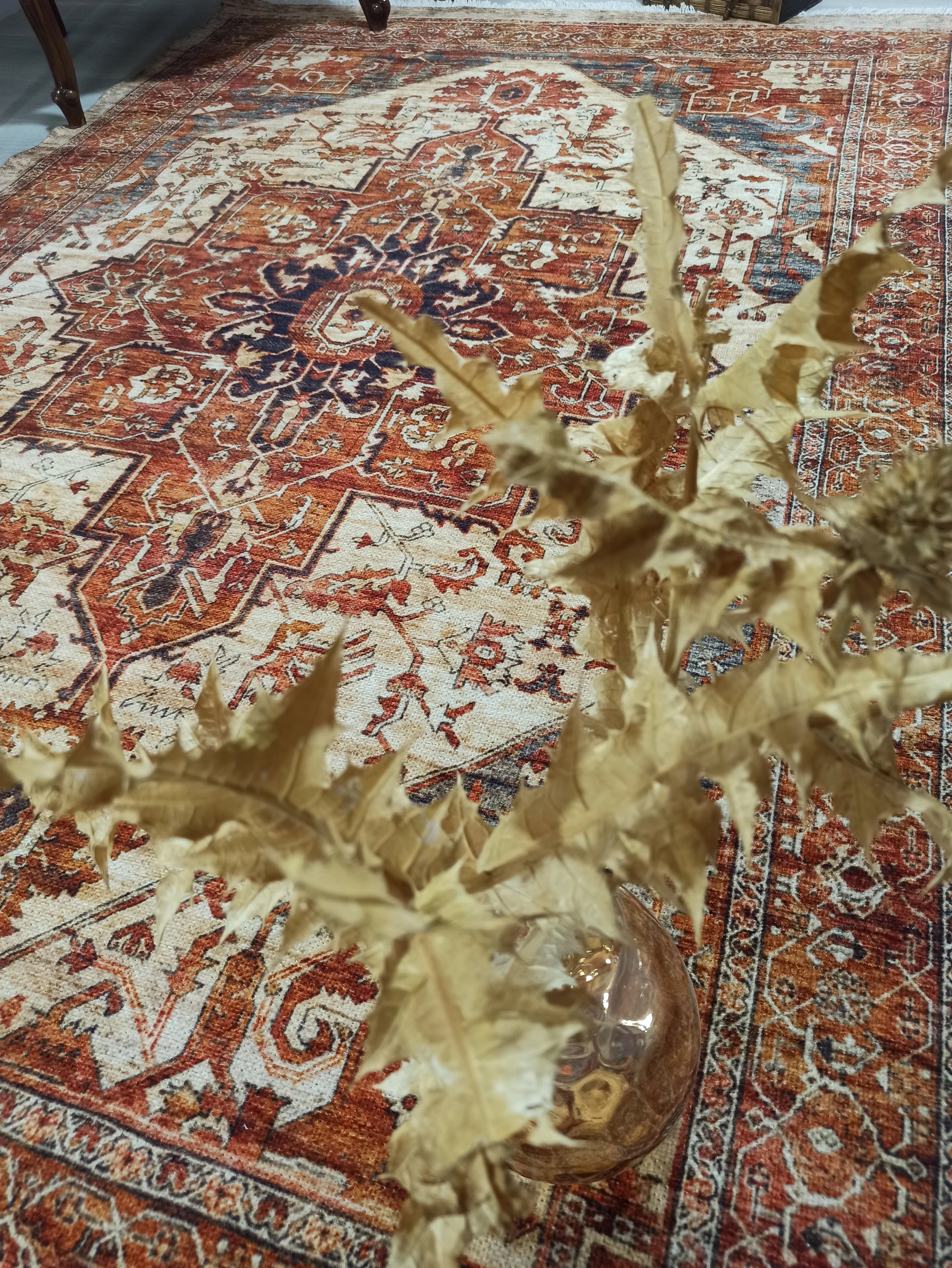 Pas Kırmızısı ve Krem Medalyonlu Vintage Halı