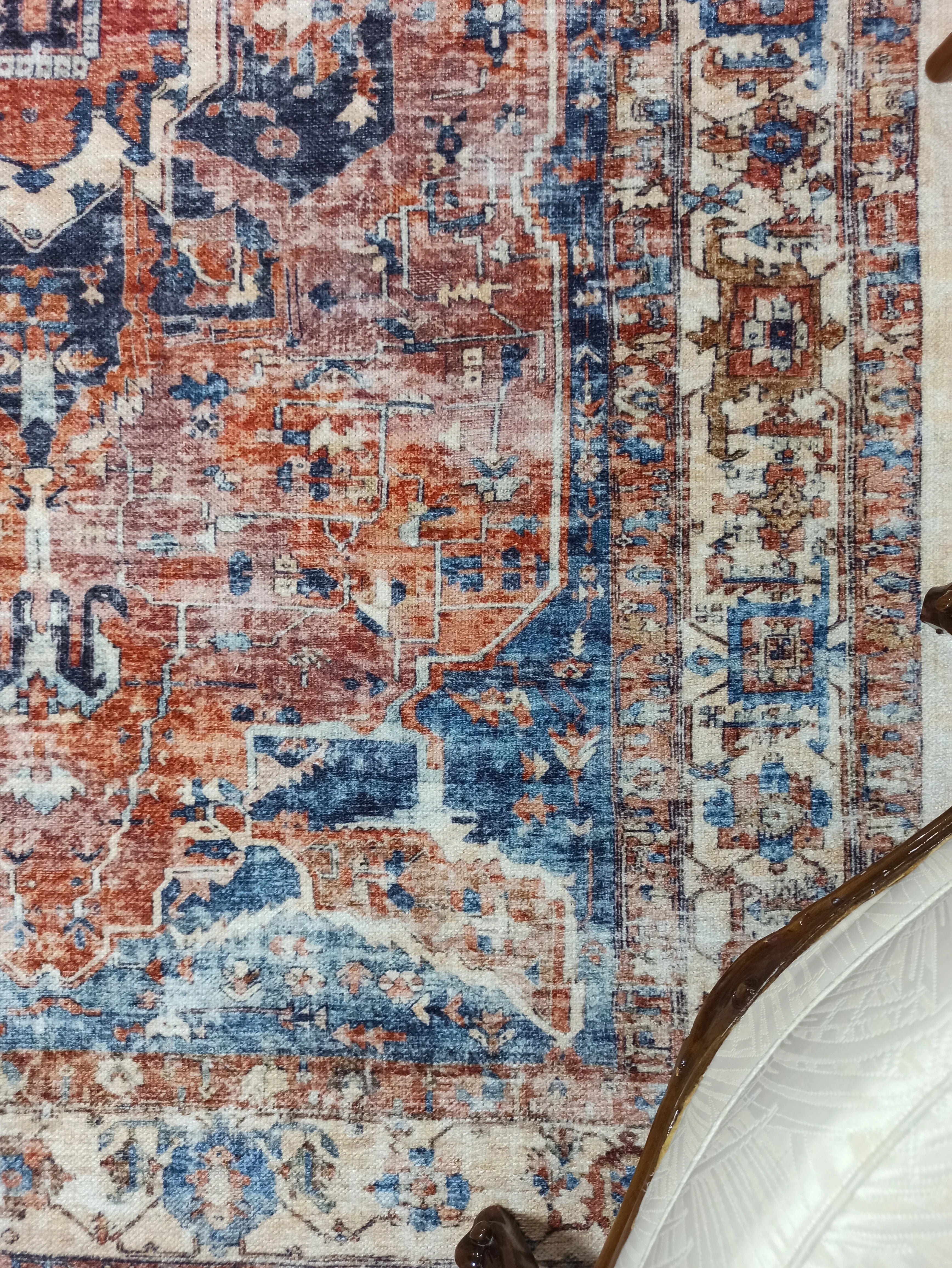 Pas Kırmızısı ve Lacivert Medalyonlu Vintage Halı