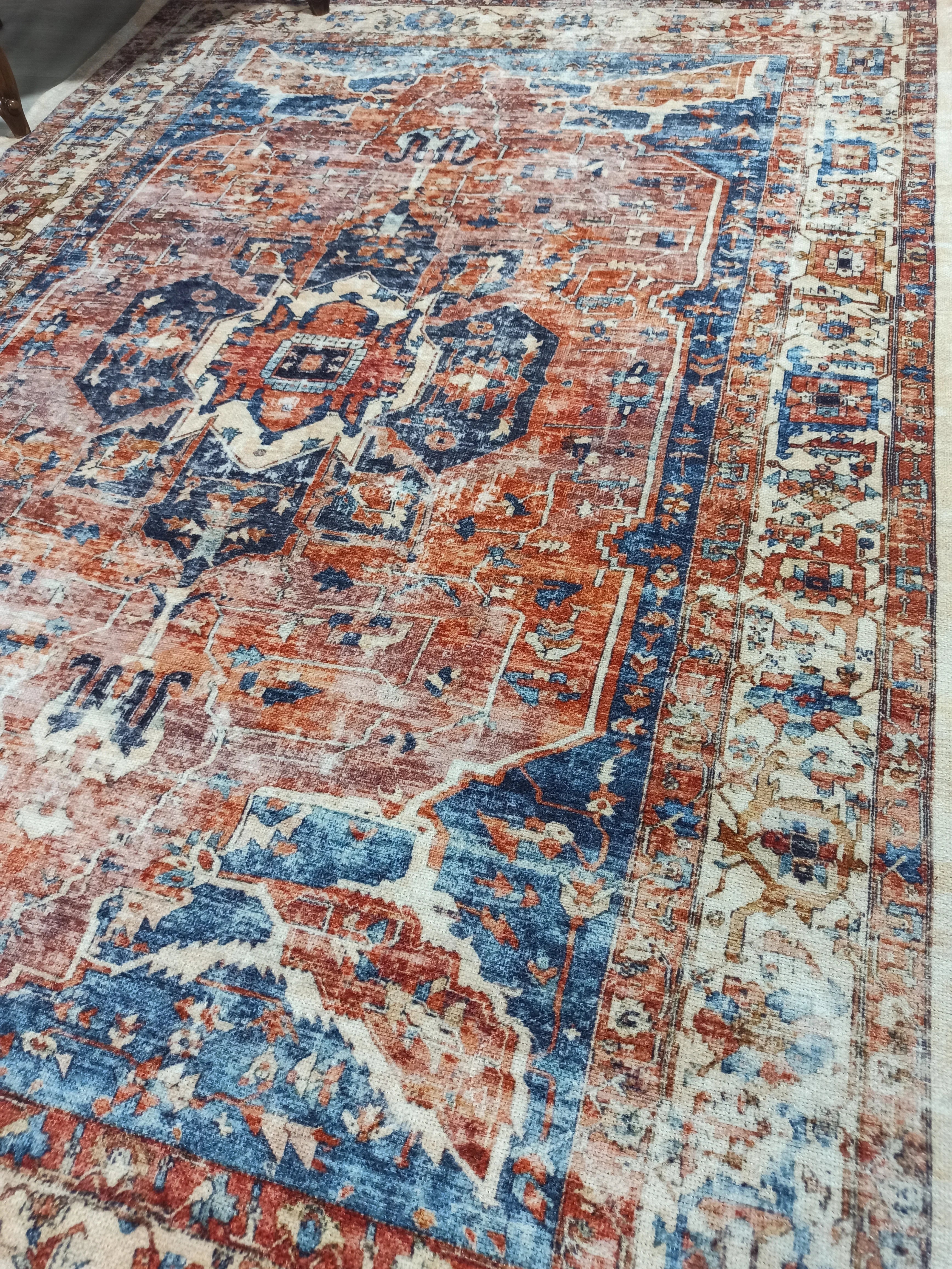 Pas Kırmızısı ve Lacivert Medalyonlu Vintage Halı