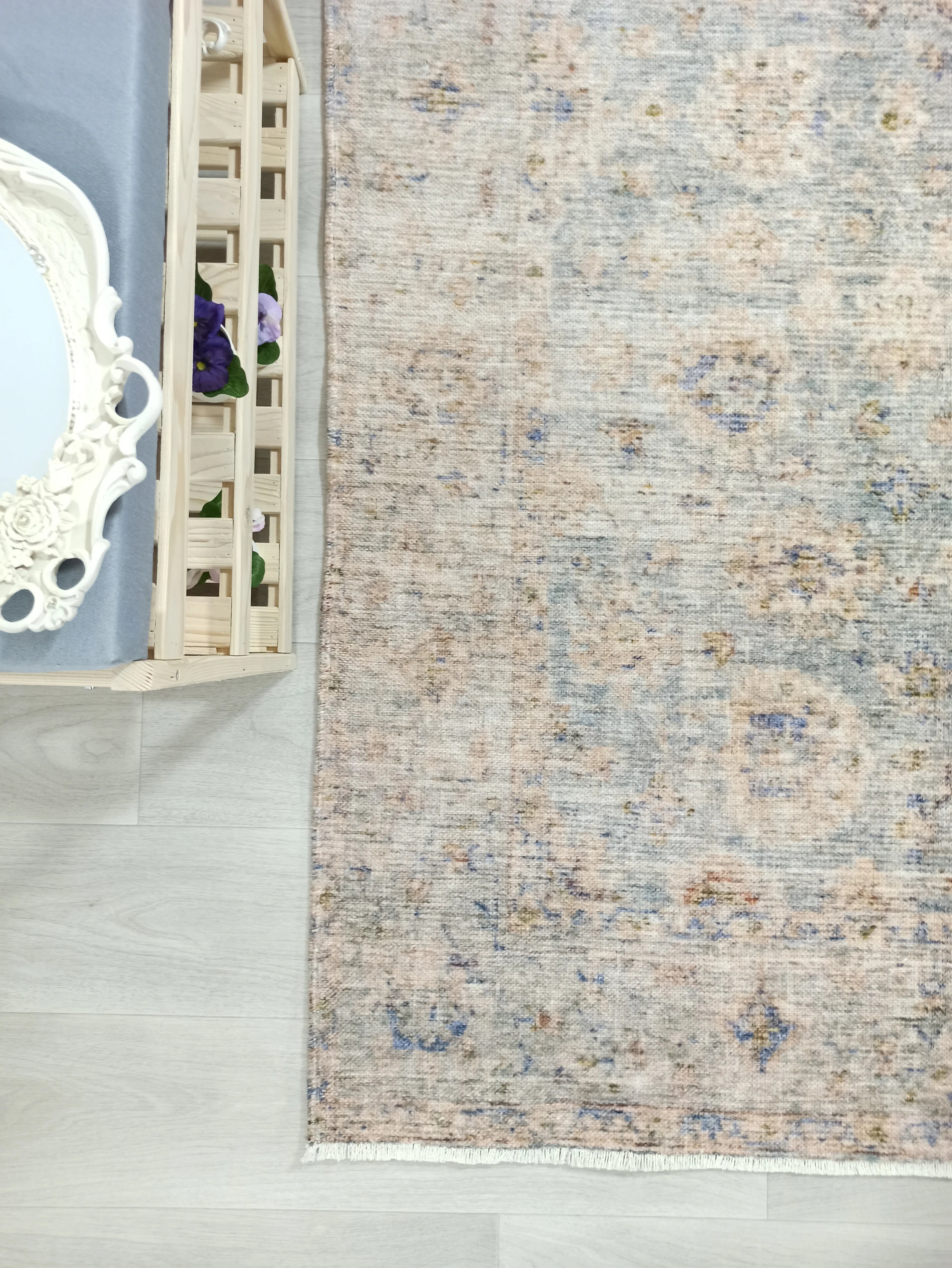 Bej ve Vizon Eskitme Desenli Vintage Halı