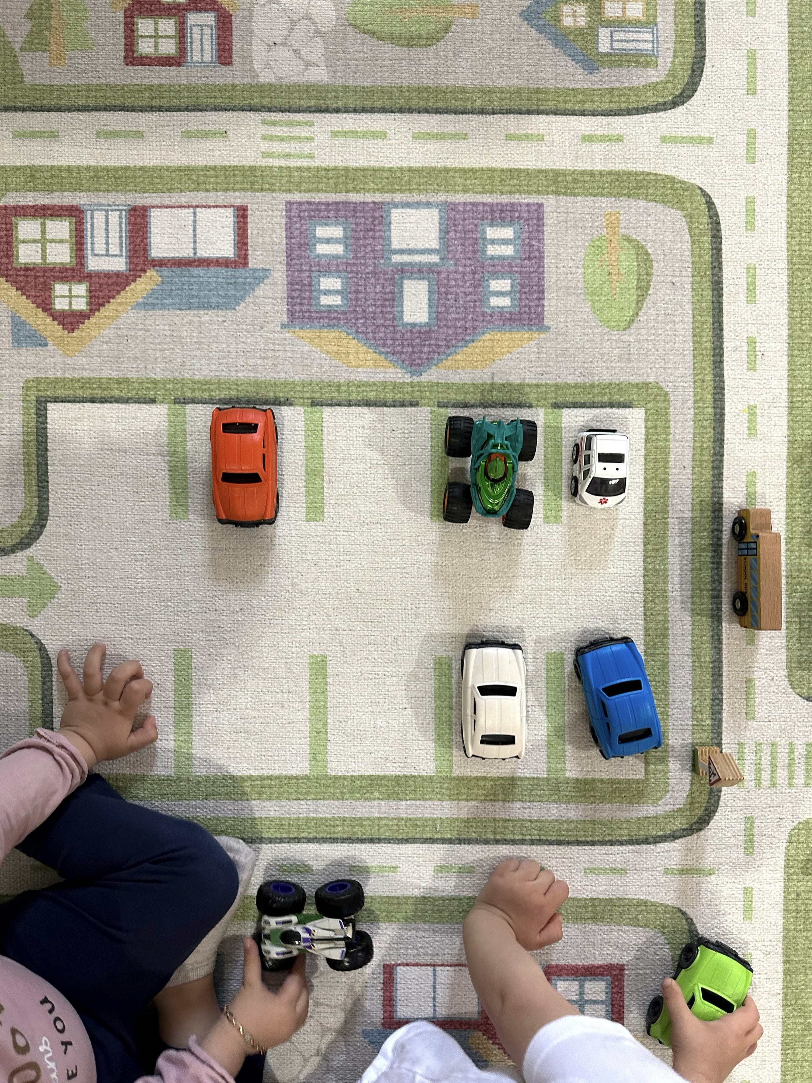 Kinderteppich mit Verkehrsmotiv