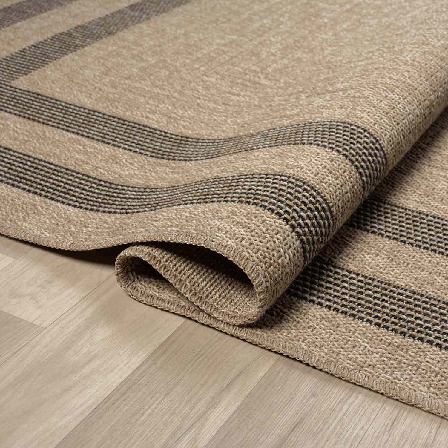 Bej Siyah Dikdörtgen Desenli Modern Halı