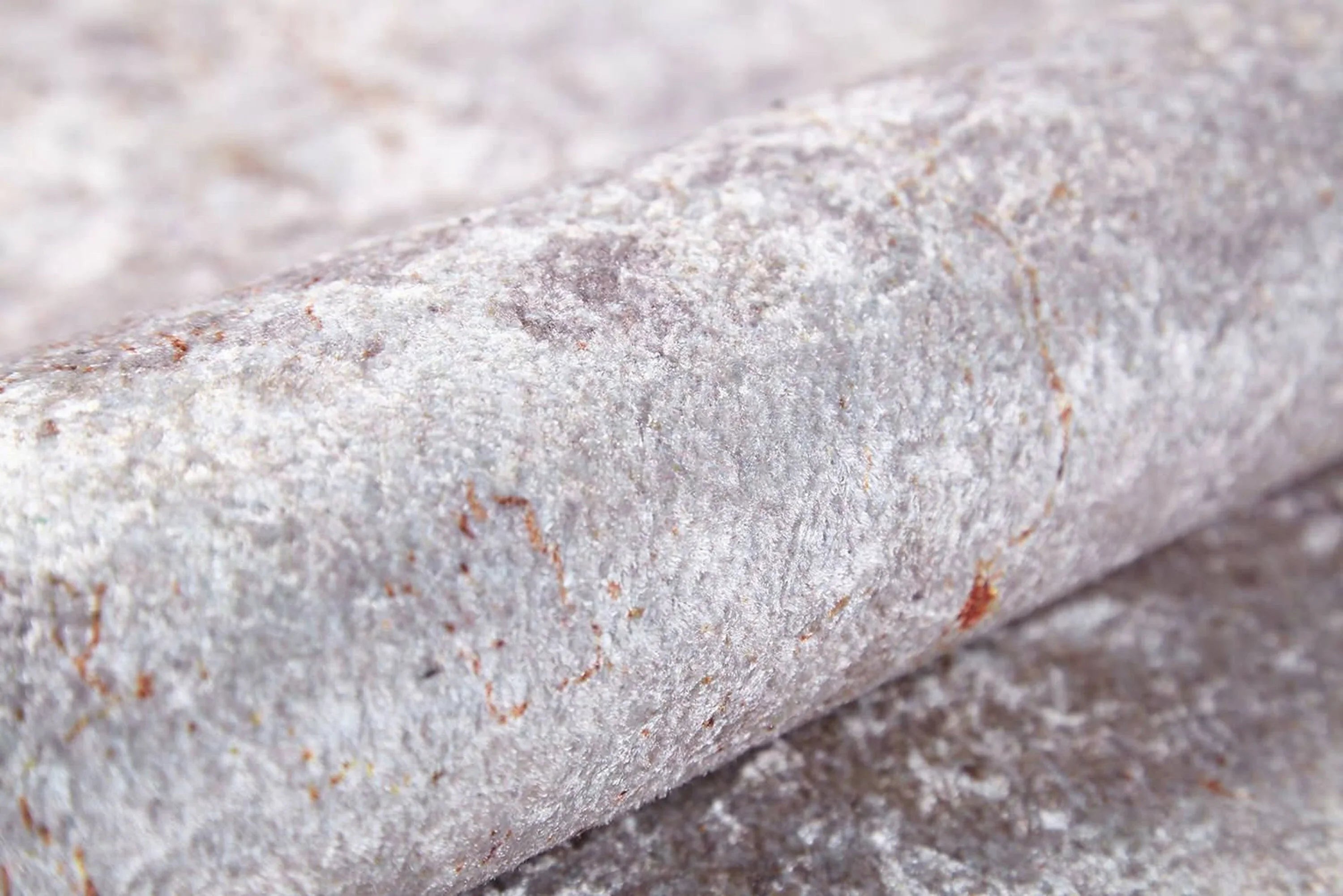 İnci Beyazı ve Bej Renkli Eskitme Halı-Pera Halı