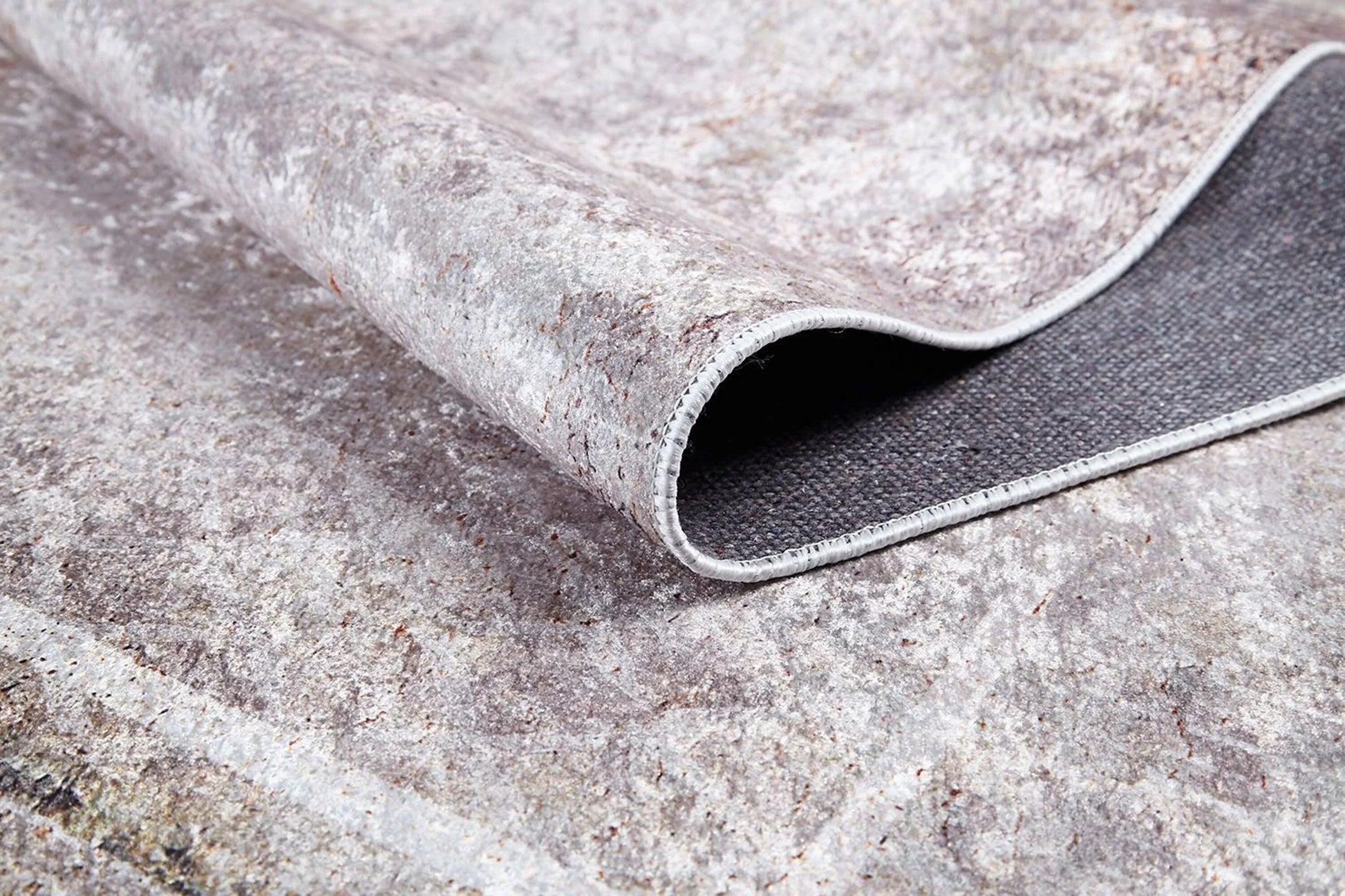 İnci Beyazı ve Bej Renkli Eskitme Halı-Pera Halı