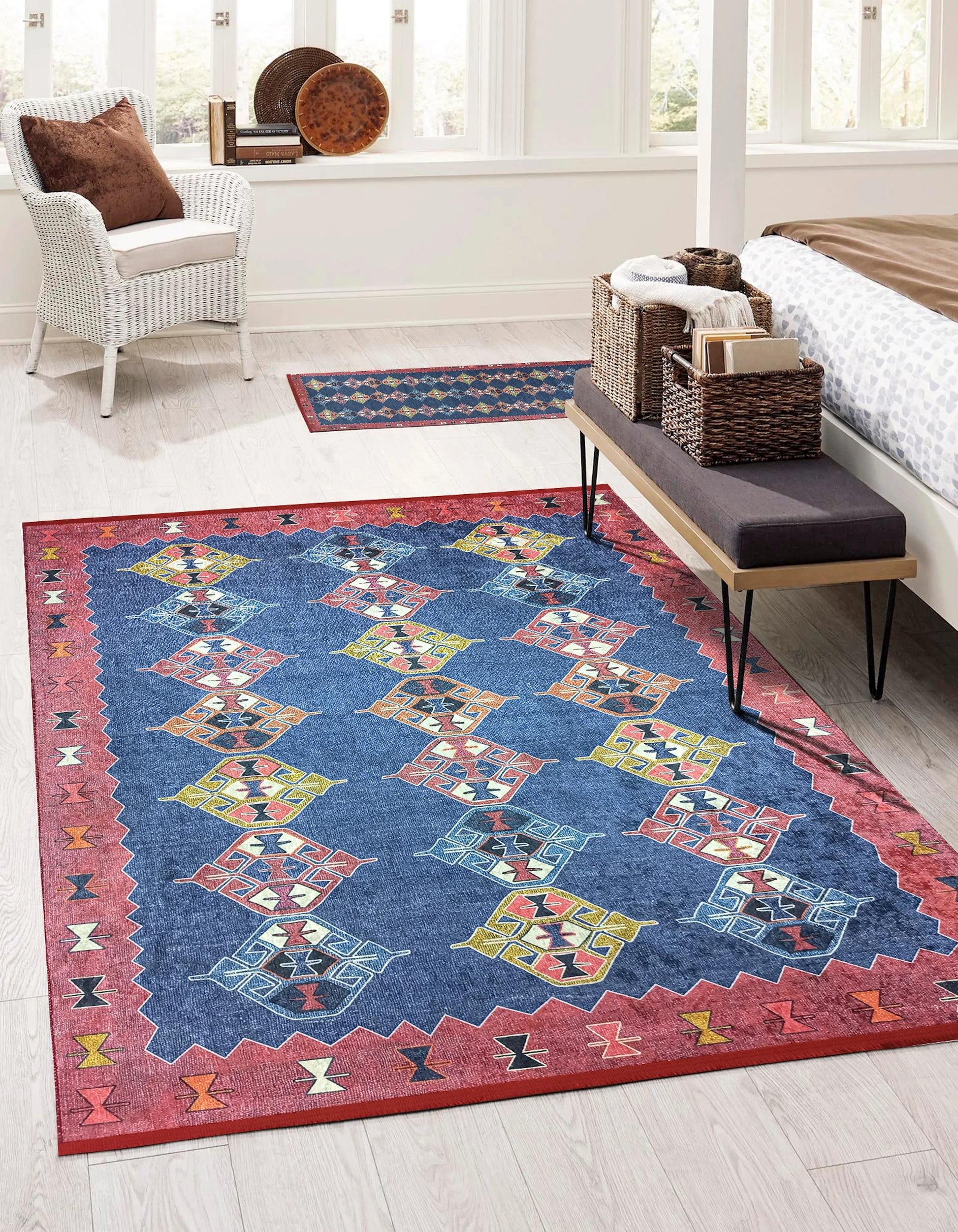 İran Etnik Desenli Mavi Kırmızı Halı-Pera Halı