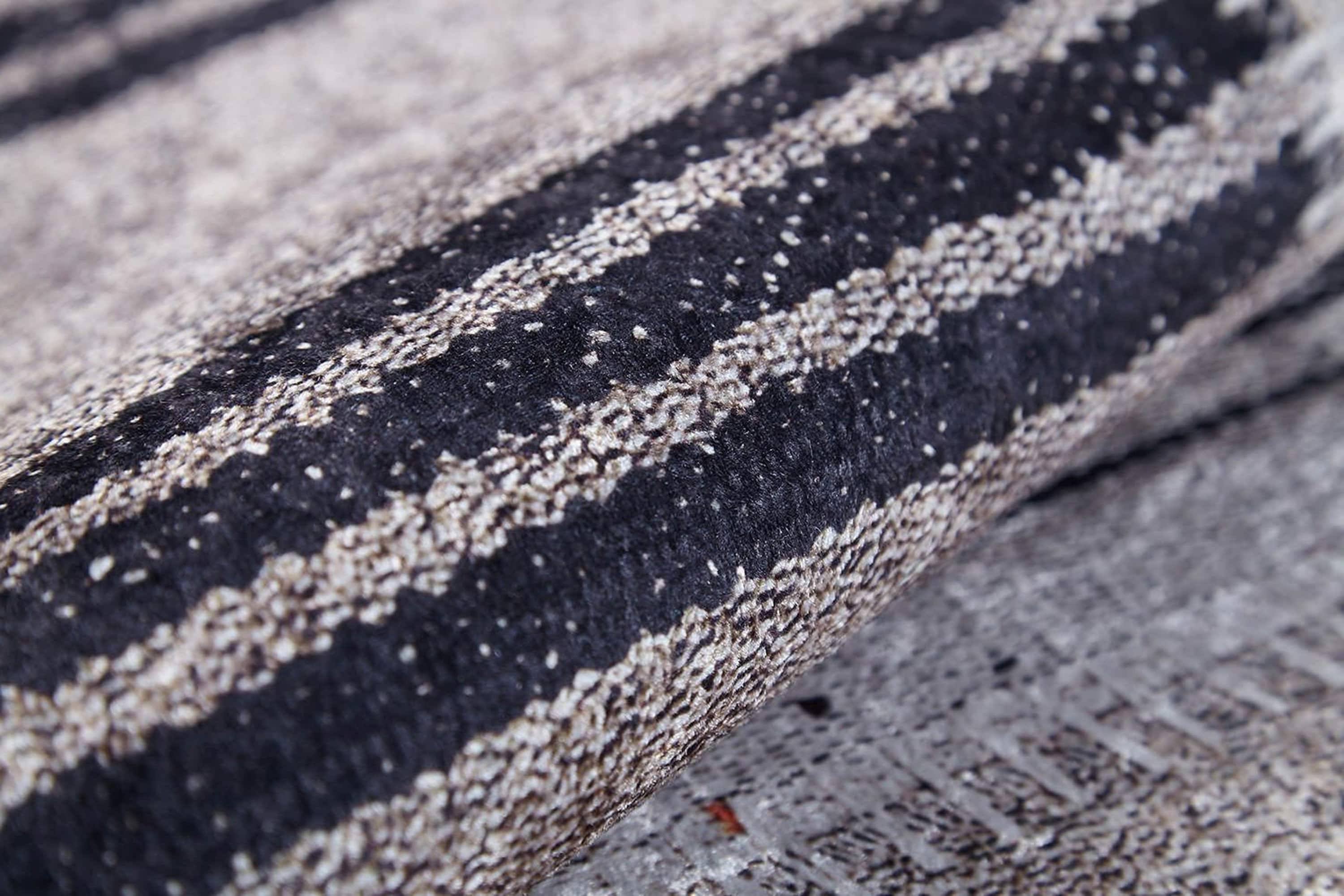 Geometrik Desenli Vintage Bej Siyah Kilim Halı - Pera Halı