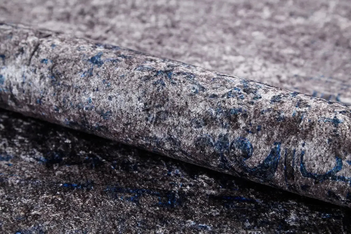 Kahverengi Lacivert Detaylı Modern Halı-Pera Halı