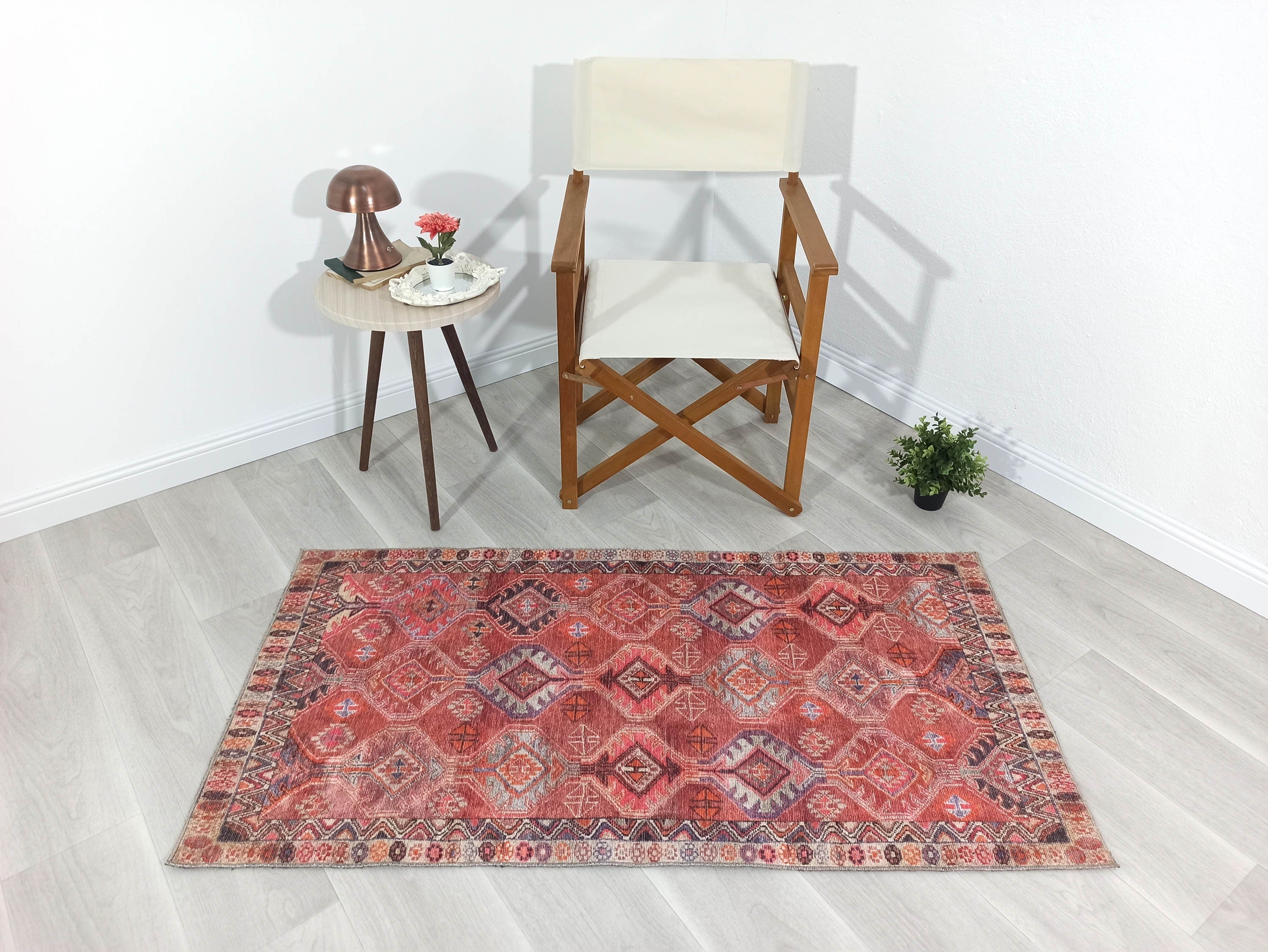 Grauer Vintage-Teppich mit geometrischem Muster