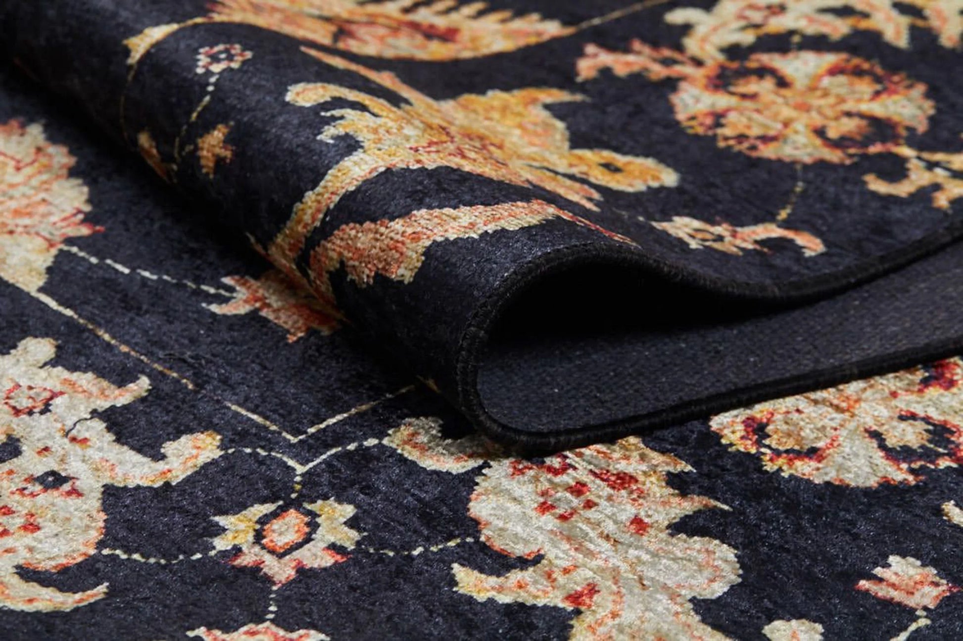 Karabağ Azerbaycan Siyah Halı-Pera Halı