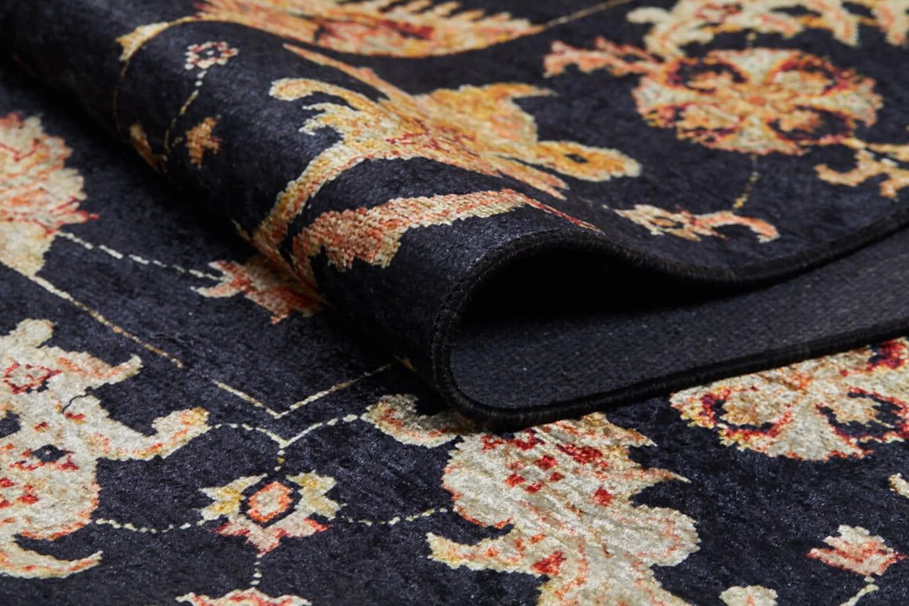 Karabağ Azerbaycan Siyah Halı-Pera Halı