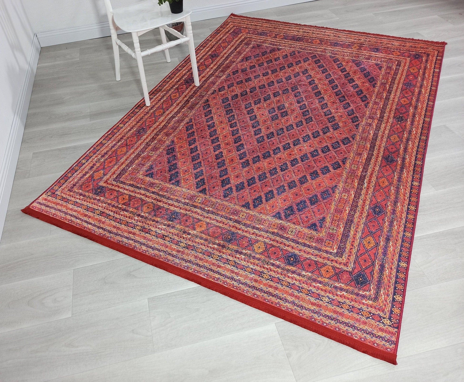 Kiremit Kırmızı ve Lacivert Geometrik Desenli Anadolu Kilim Halı-Pera Halı