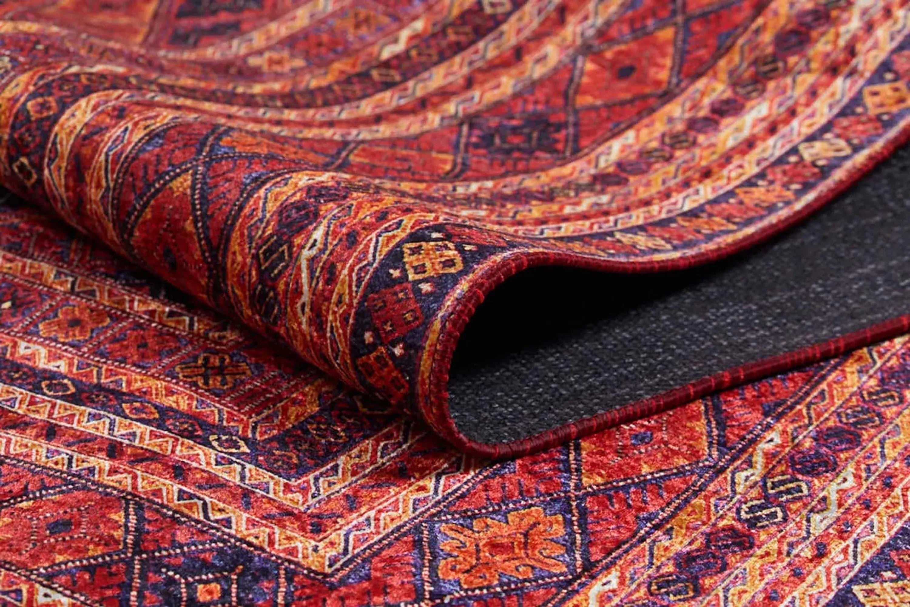 Kiremit Kırmızı ve Lacivert Geometrik Desenli Anadolu Kilim Halı-Pera Halı