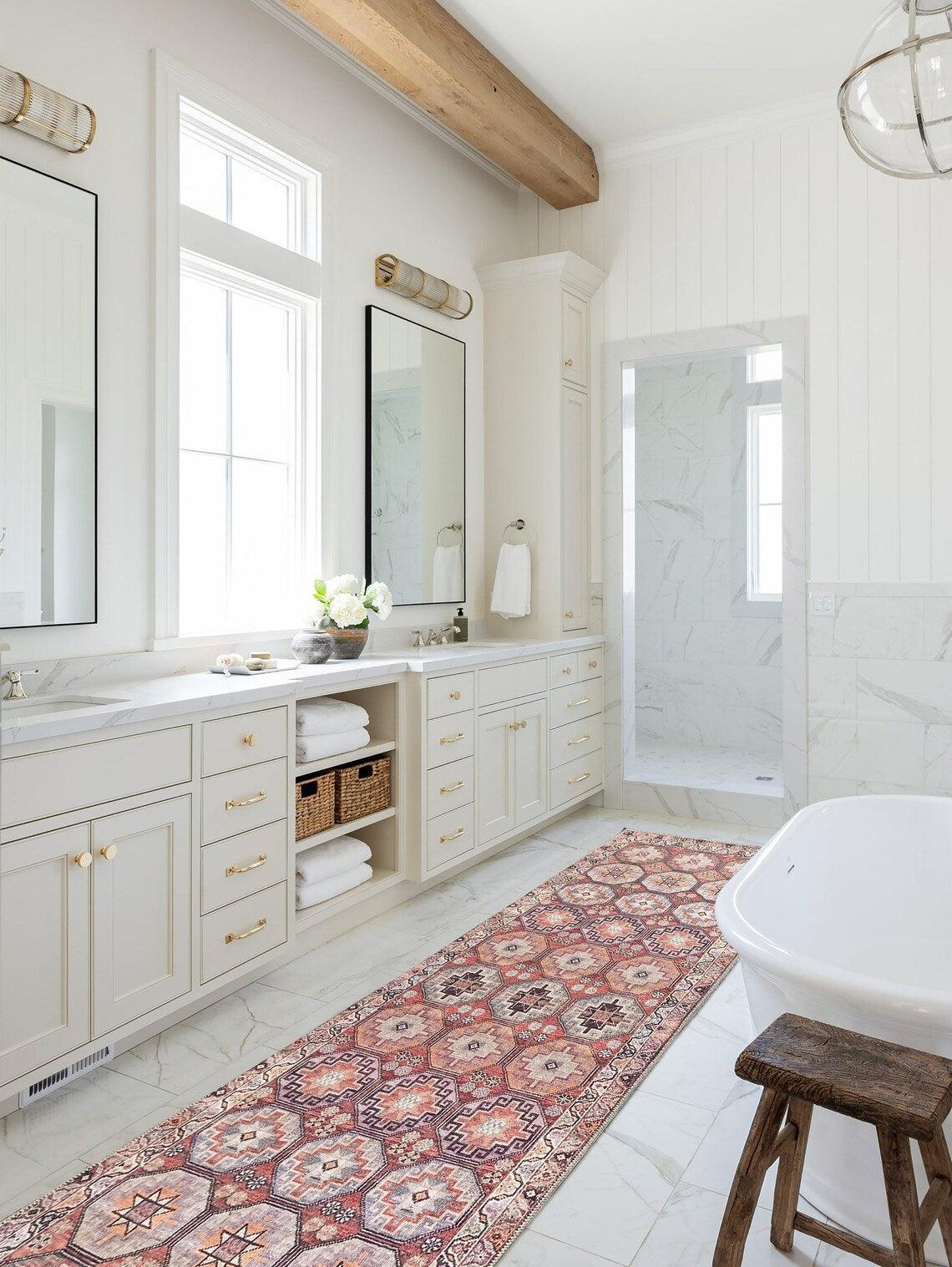 Kiremit ve Geometrik Desenli Vintage Halı-Pera Halı