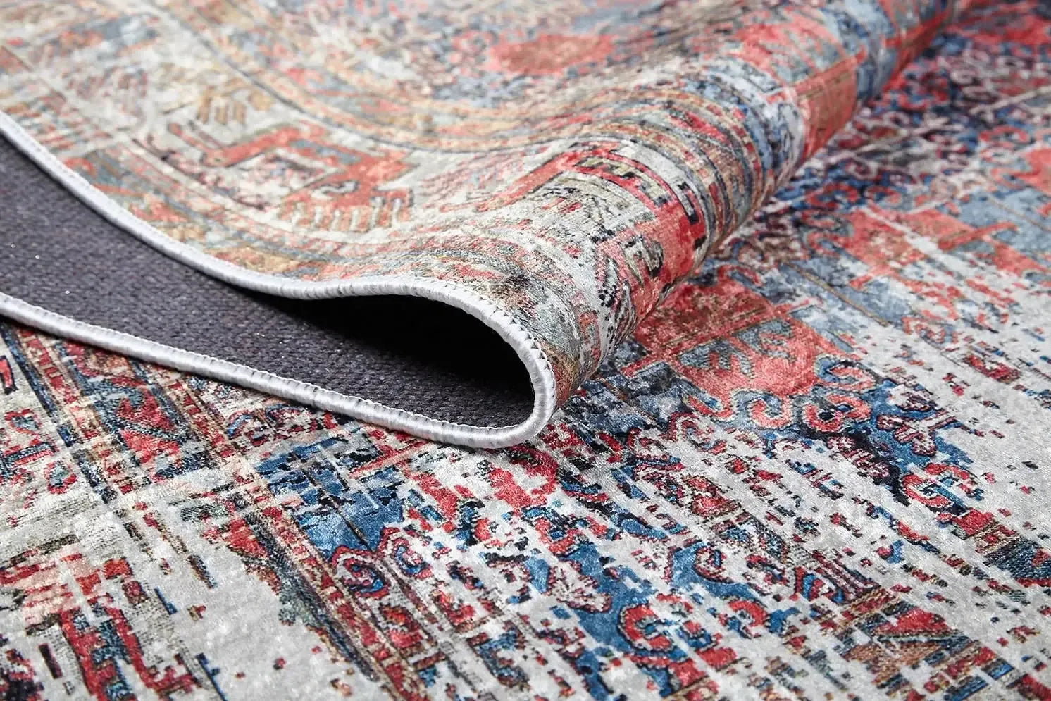 Kırmızı Eskitme Geometrik Desenli Halı-Pera Halı