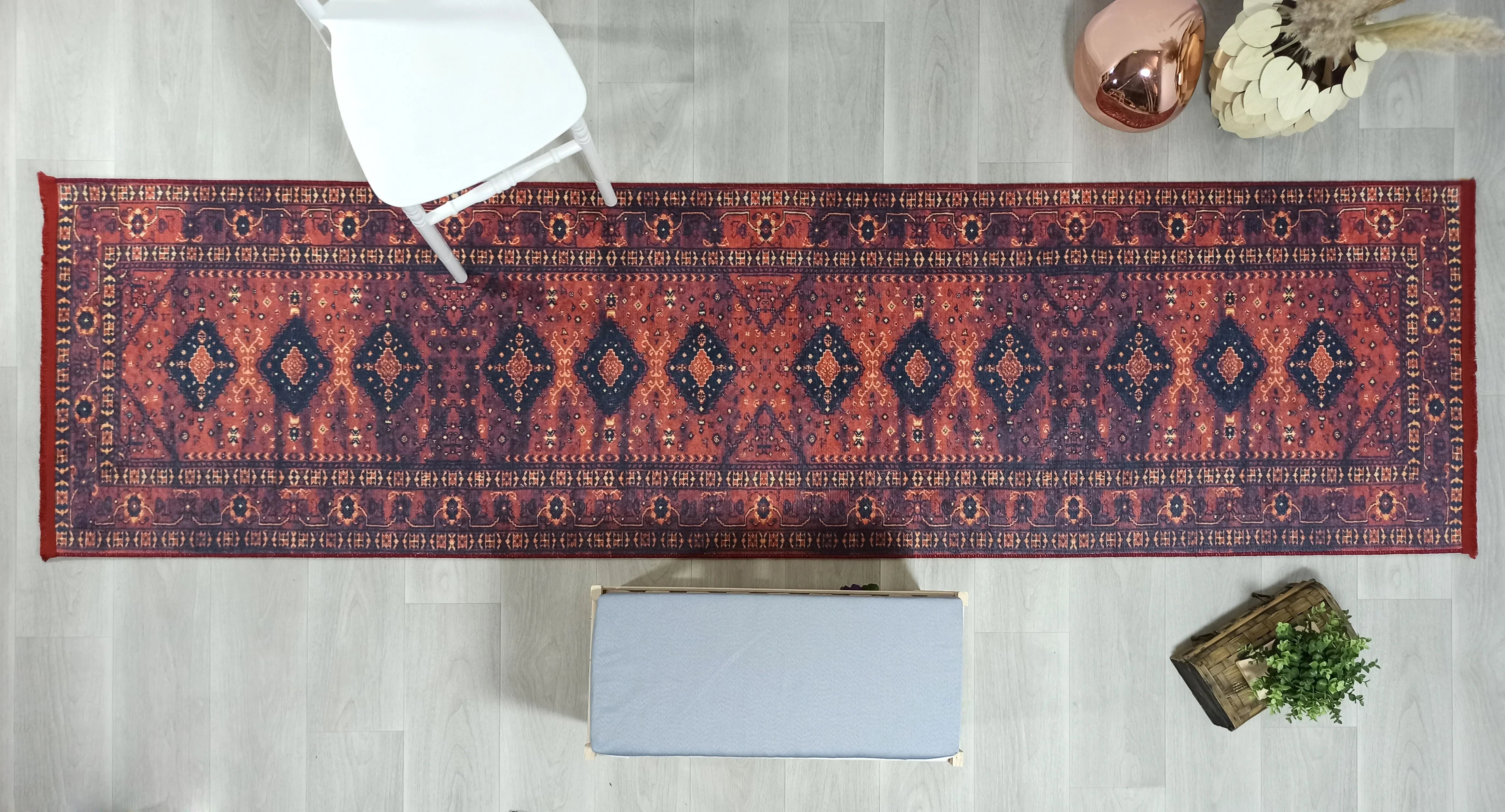 Kırmızı Lacivert Geometrik Desenli Halı-Pera Halı