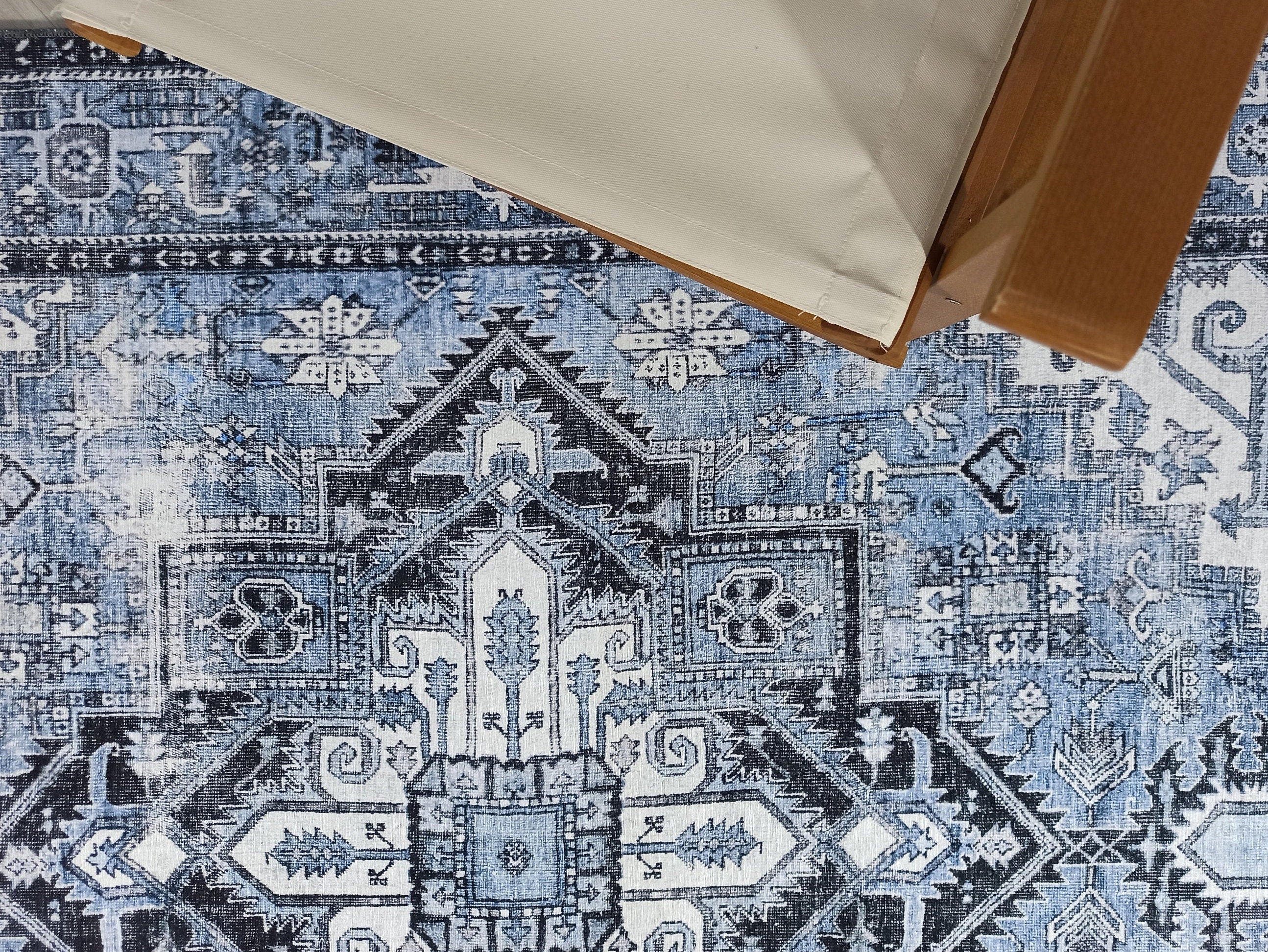 Grauer Vintage-Teppich mit geometrischem Muster