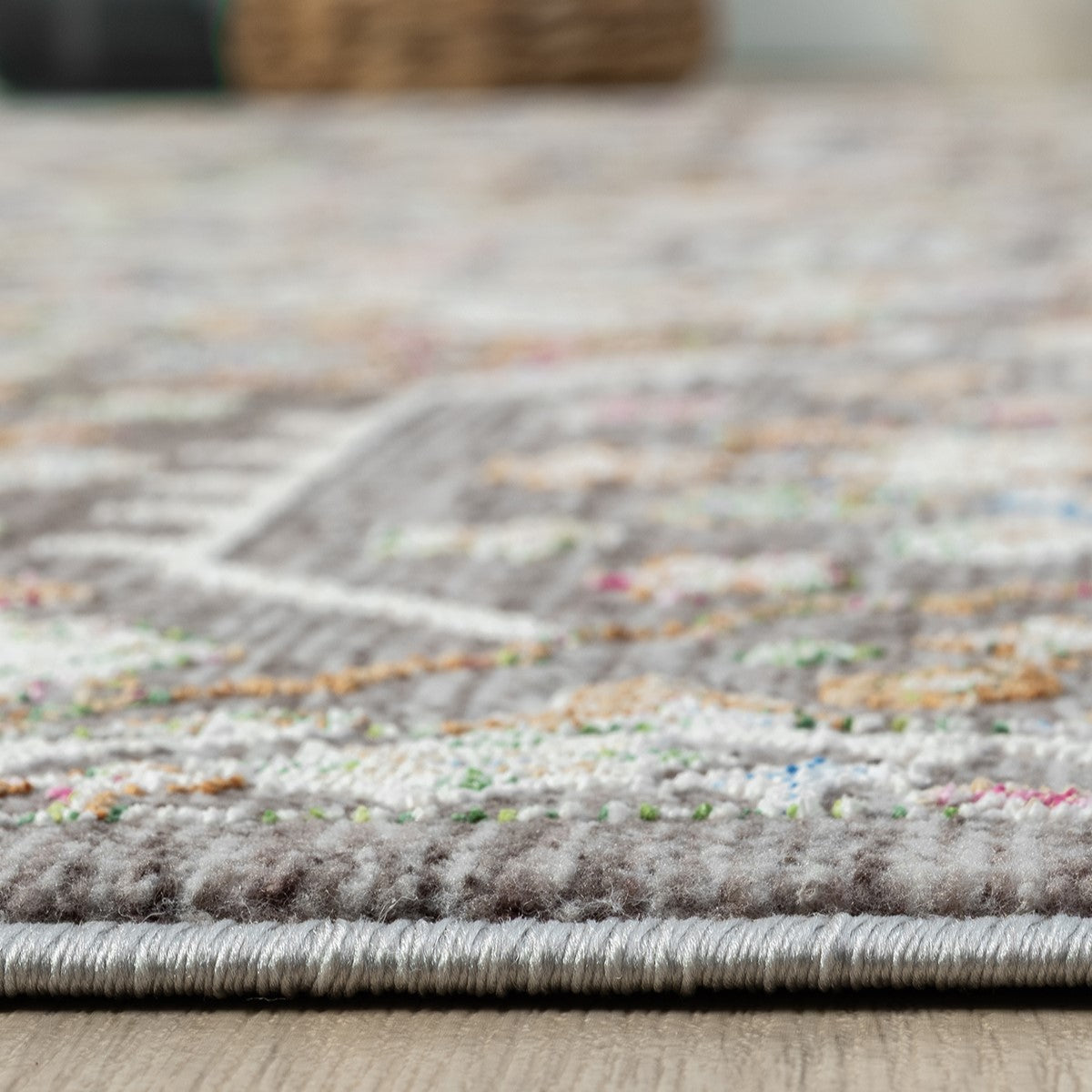 Koyu Gri Çok Renkli Otantik Eskitme Desenli Halı-Pera Halı