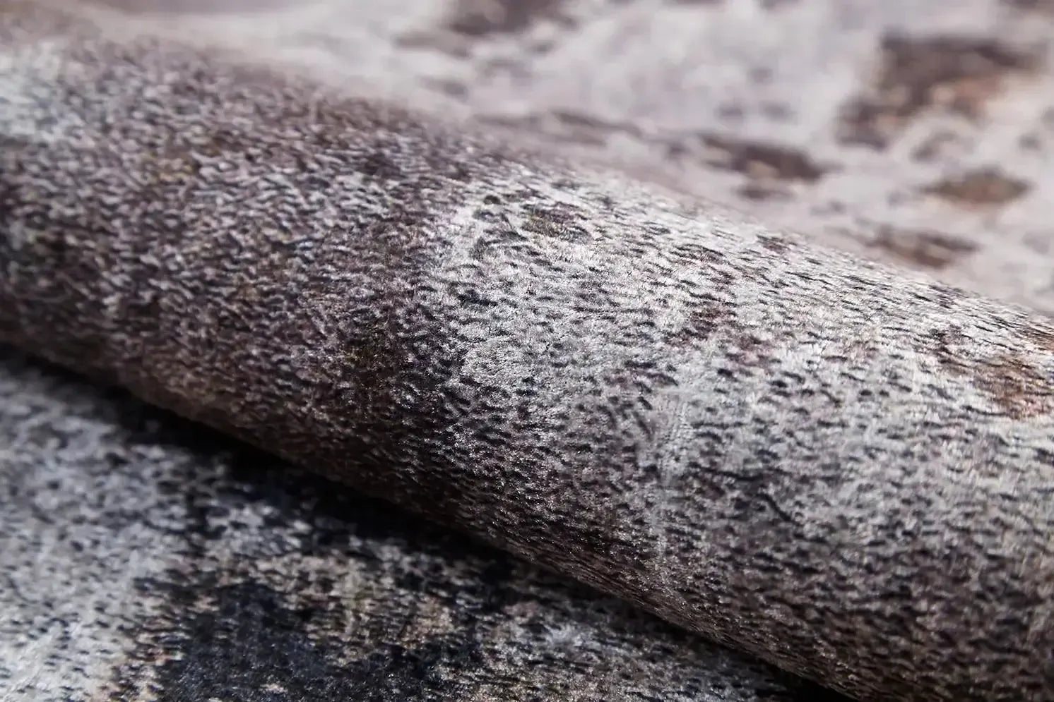 Koyu Kahve Gri Tonlarda Vintage Halısı-Pera Halı