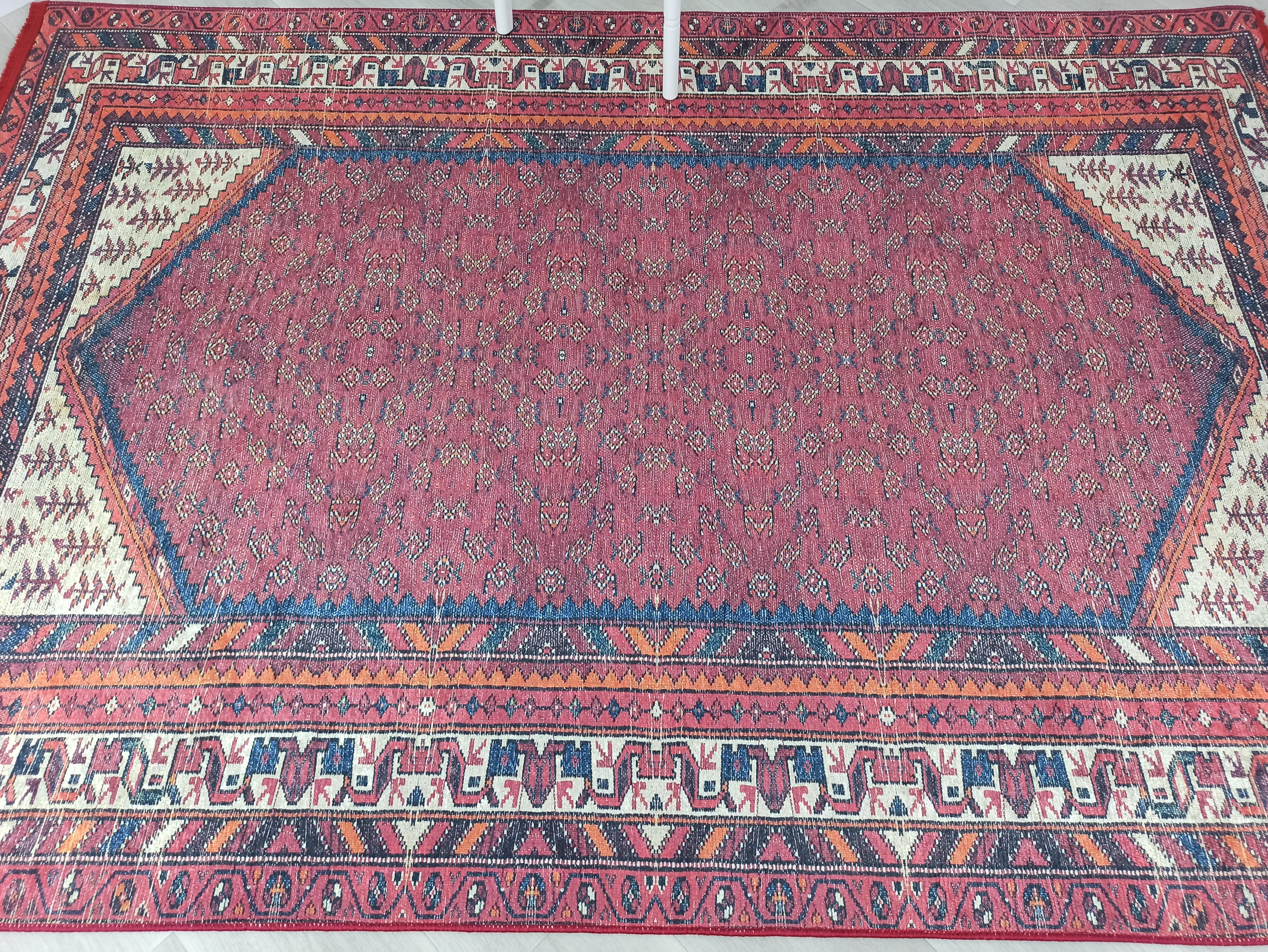 Koyu Kırmızı Bordo Geleneksel Otantik Halı-Pera Halı