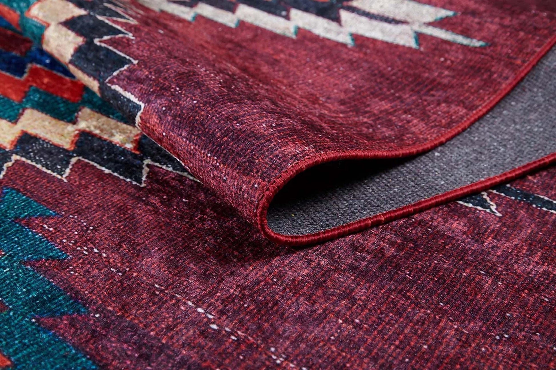 Koyu Kırmızı Geometrik Desenli Anadolu Kilim Halı-Pera Halı