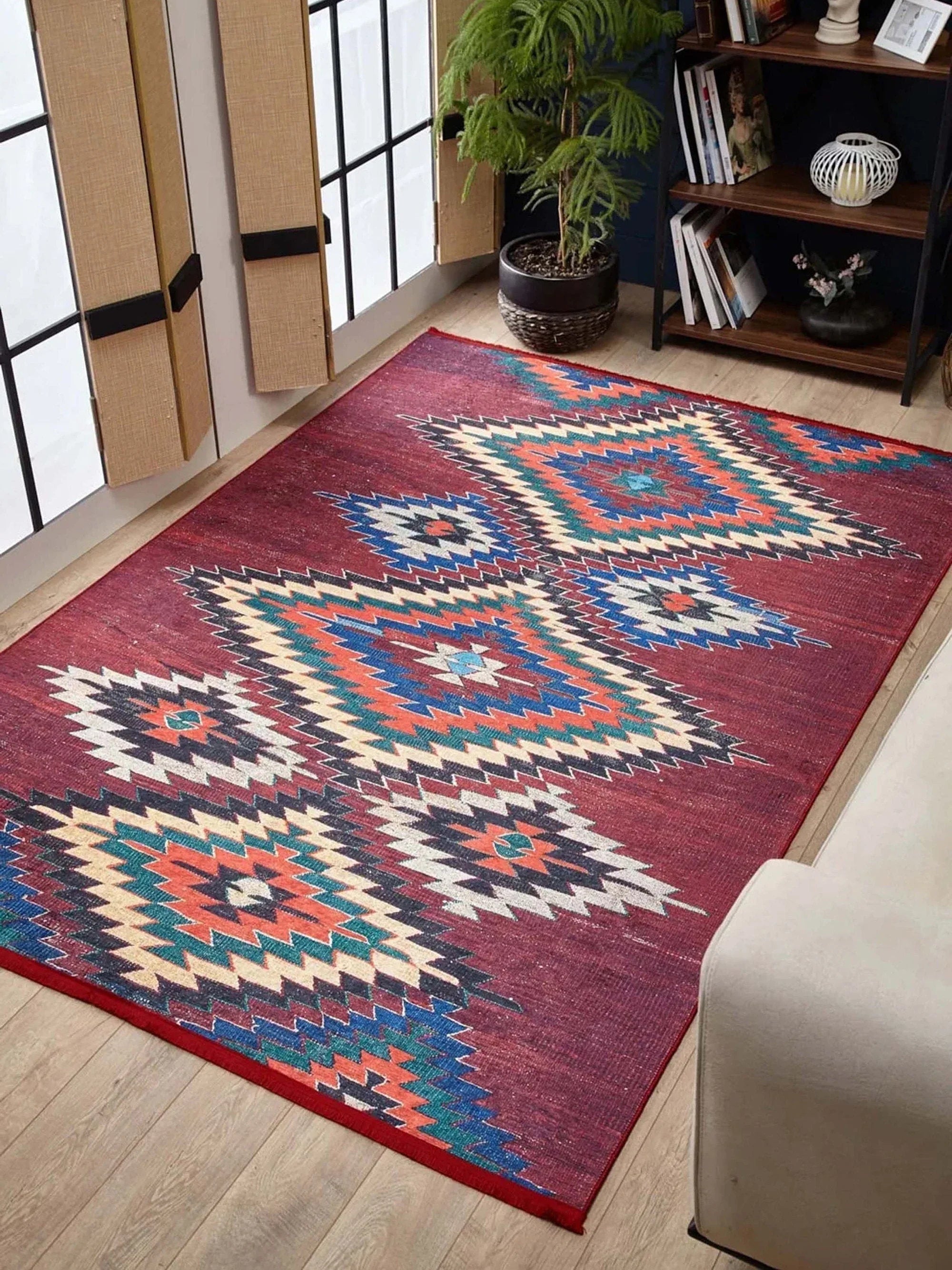 Koyu Kırmızı Geometrik Desenli Anadolu Kilim Halı-Pera Halı