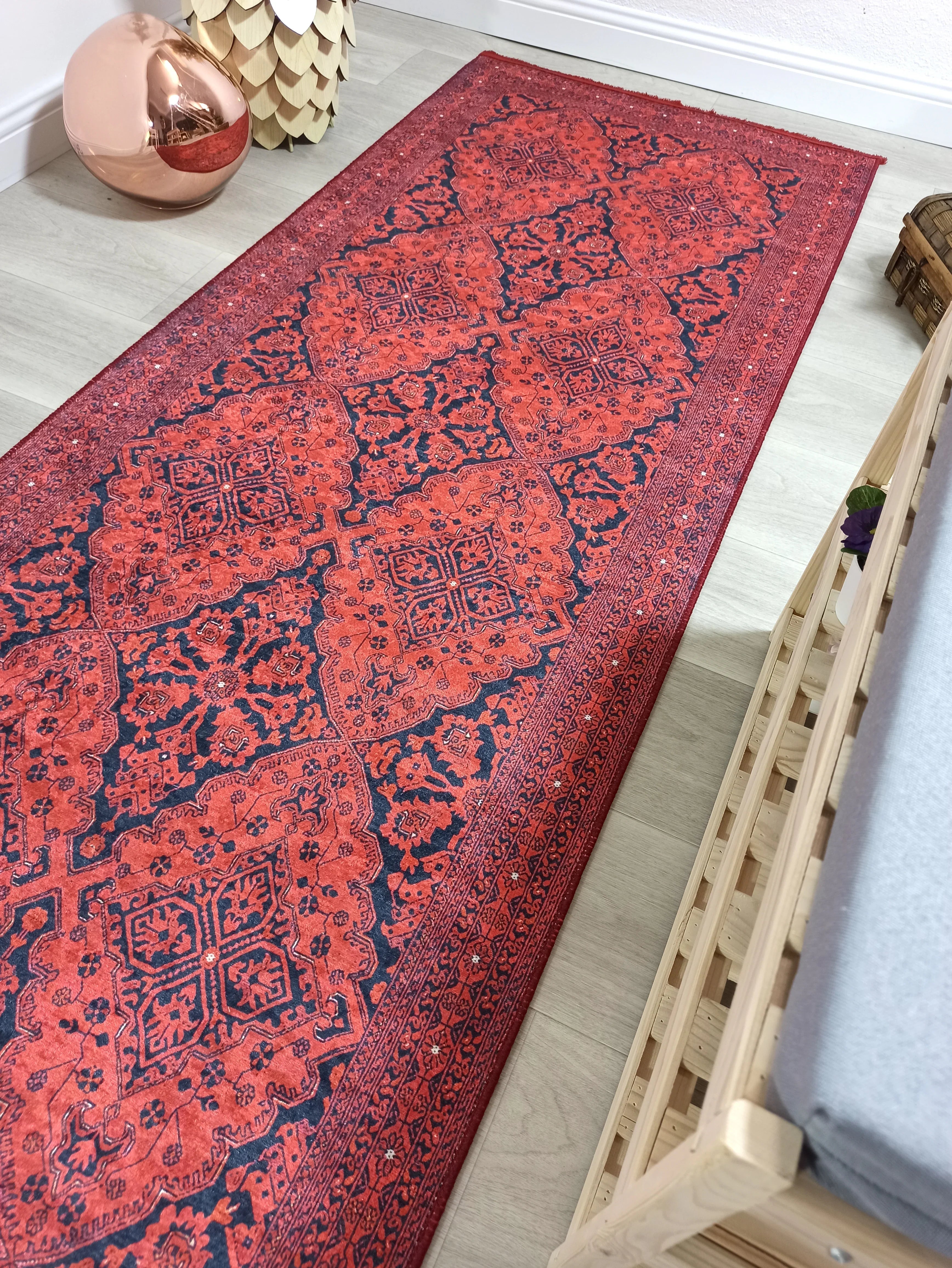 Koyu Kırmızı Lacivert Desenli Geleneksel Etnik Halı-Pera Halı