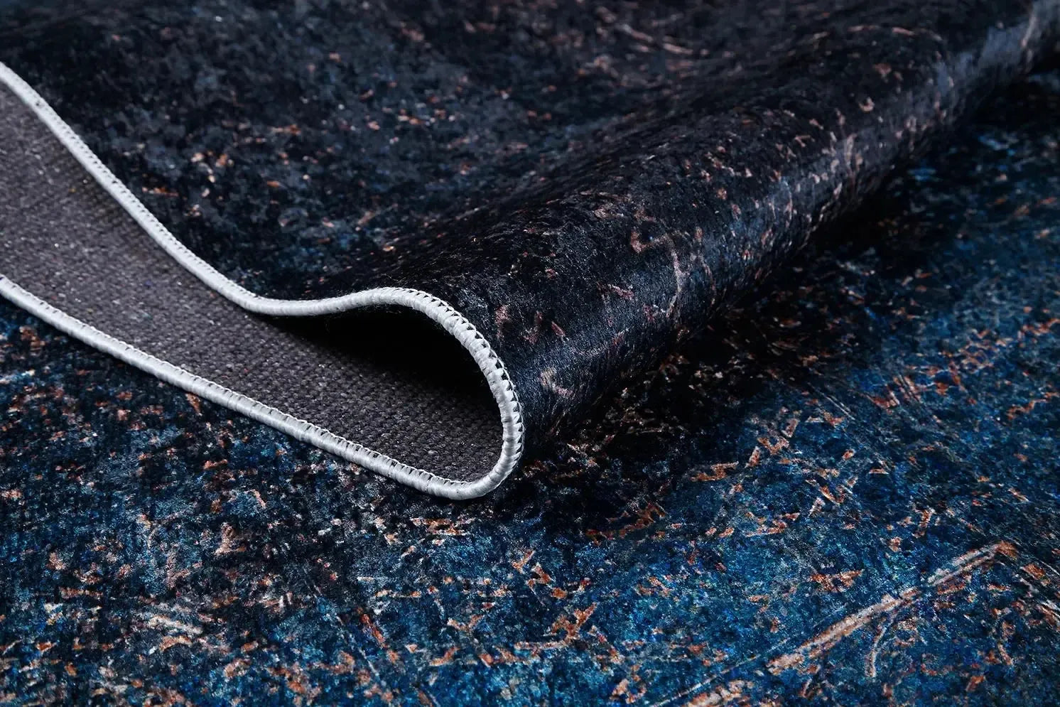 Koyu Lacivert Mavi Füme Eskitme Efektli Modern Halı-Pera Halı