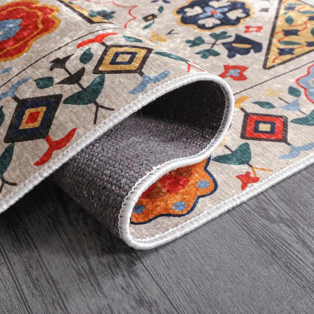 Krem Çok Renkli Çiçek Desenli Etnik Kilim Halı-Pera Halı