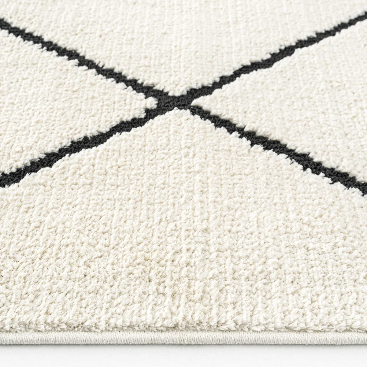 Krem Siyah Baklava Desenli Saçaklı Modern Halı-Pera Halı