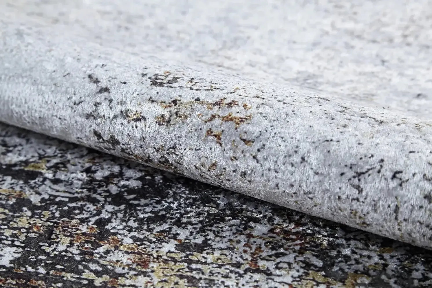 Krem Zemin Üzerinde Kahve ve Hardal Halı-Pera Halı