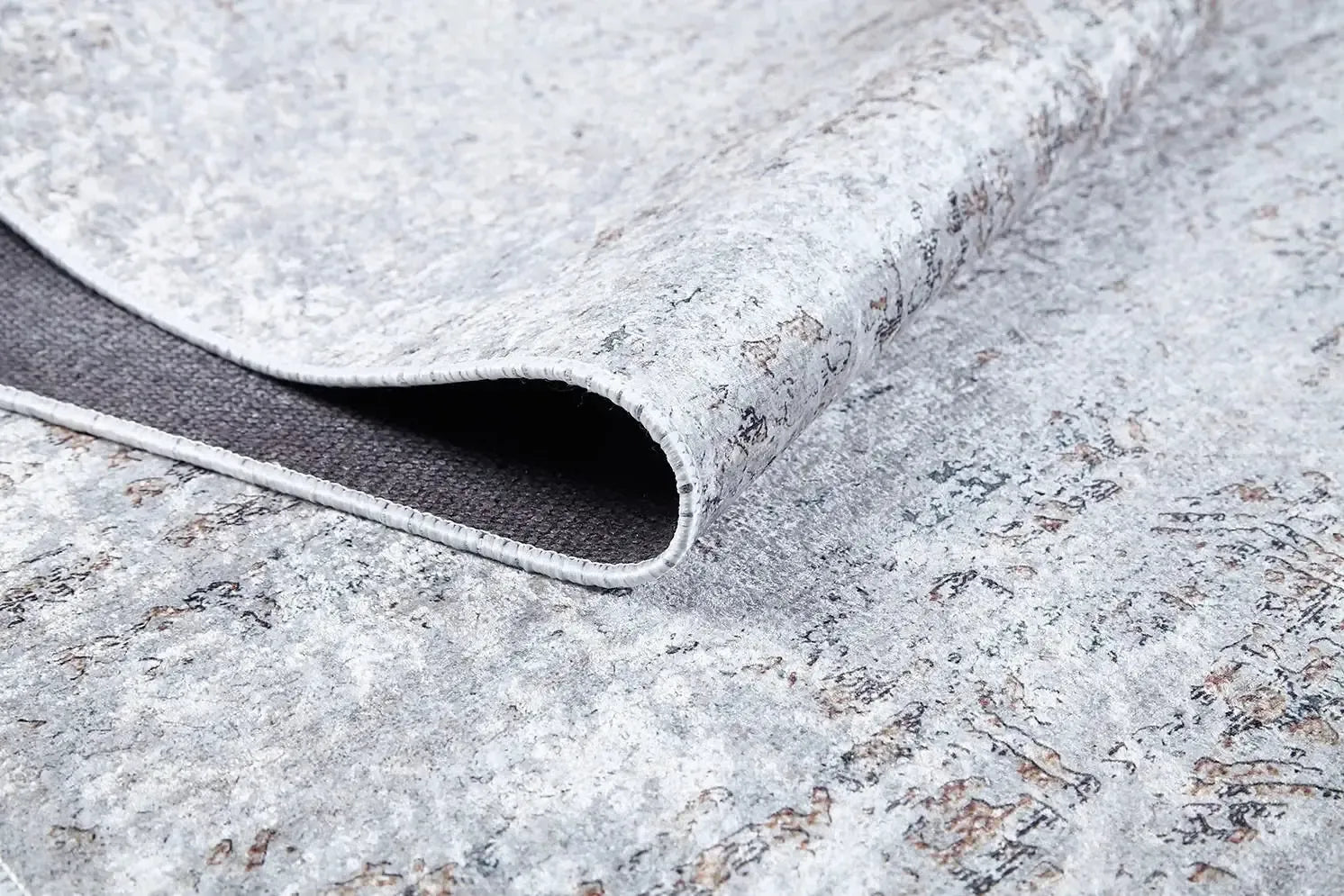 Krem ve Kahve Eskitme Desenli Halı-Pera Halı