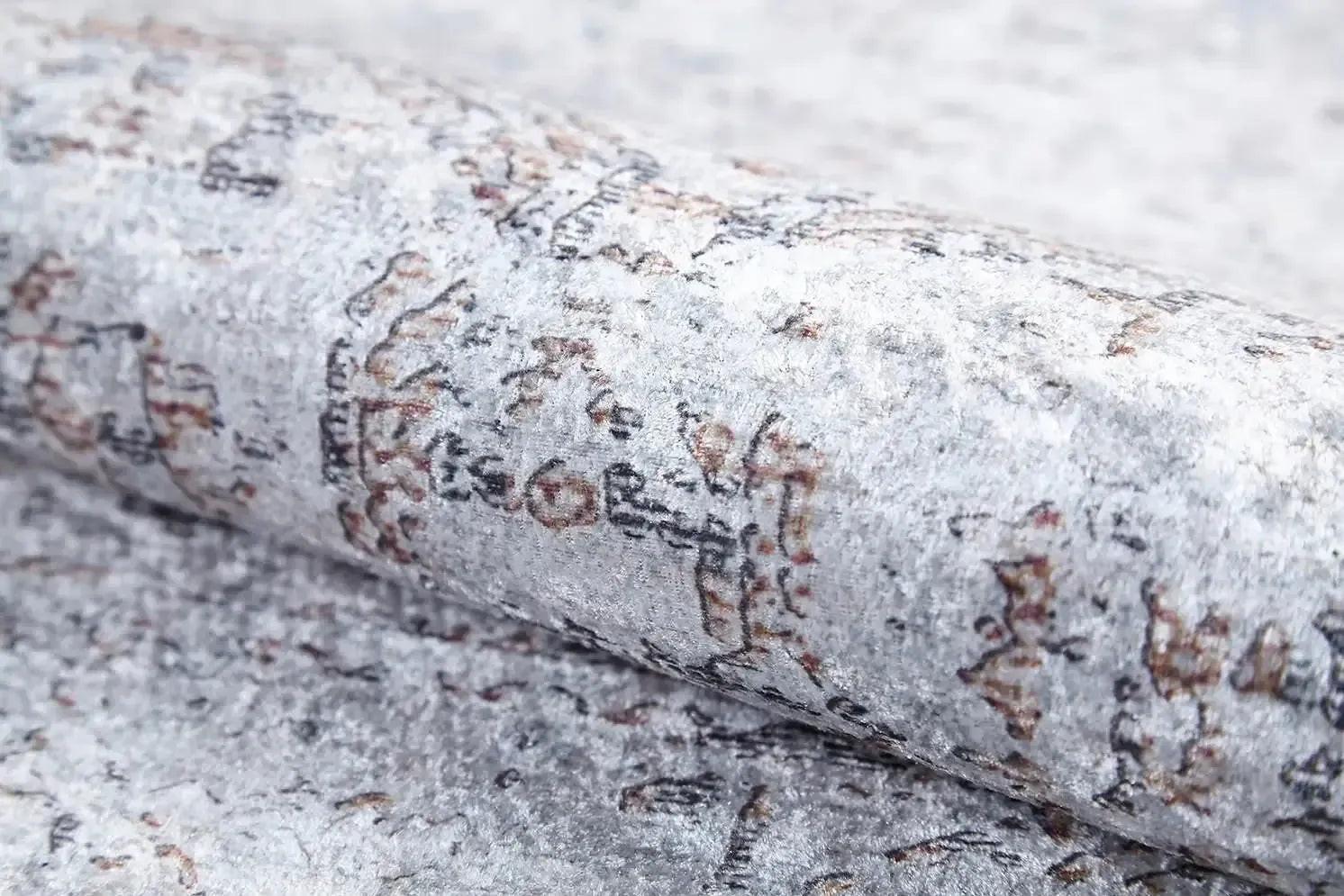 Krem ve Kahve Eskitme Desenli Halı-Pera Halı