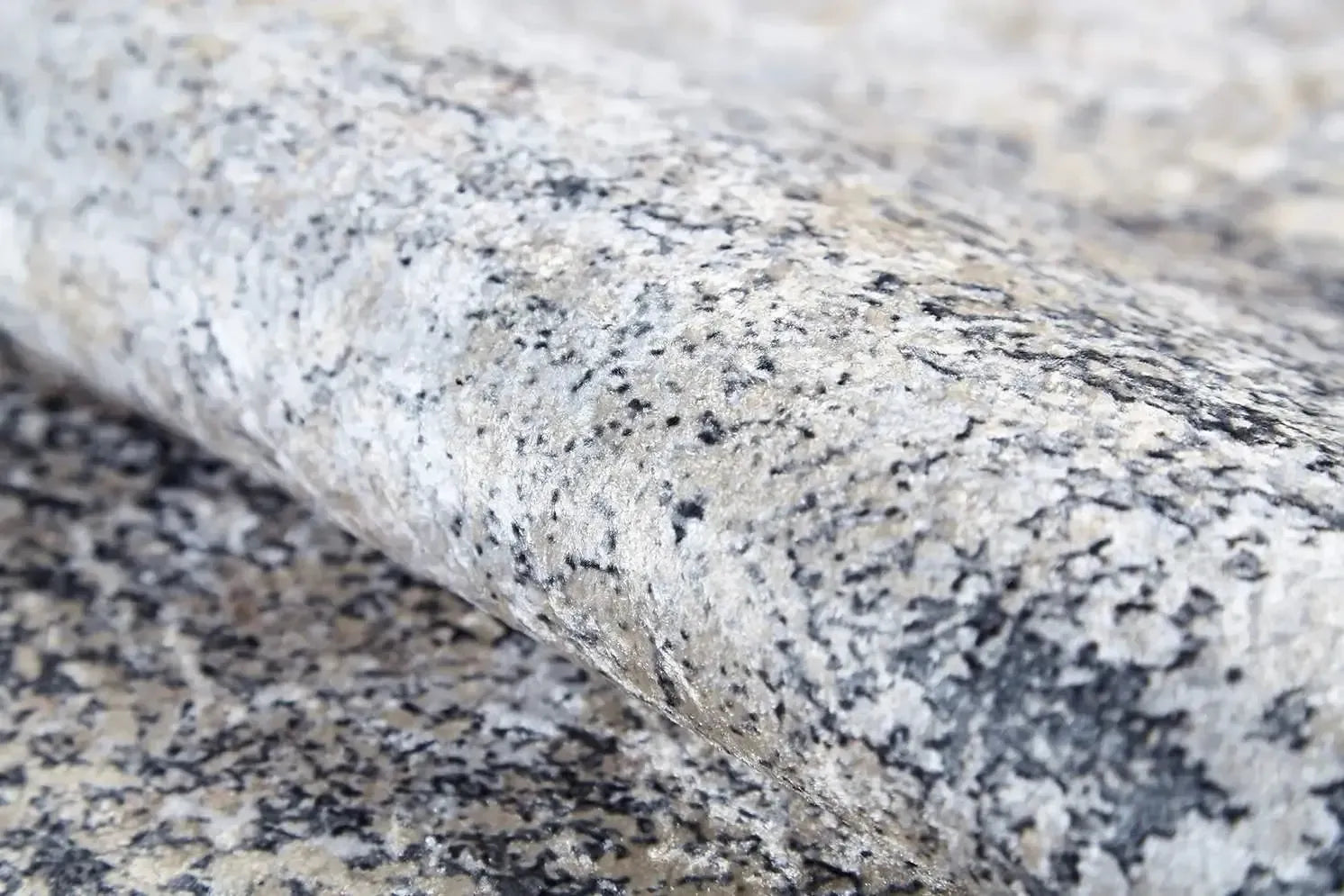 Krem ve Koyu Gri Eskitme Abstre Halı-Pera Halı