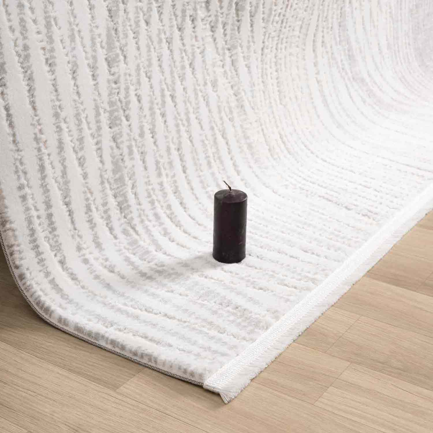 Açık Gri Beyaz Kabartmalı Zikzak Çizgili Halı