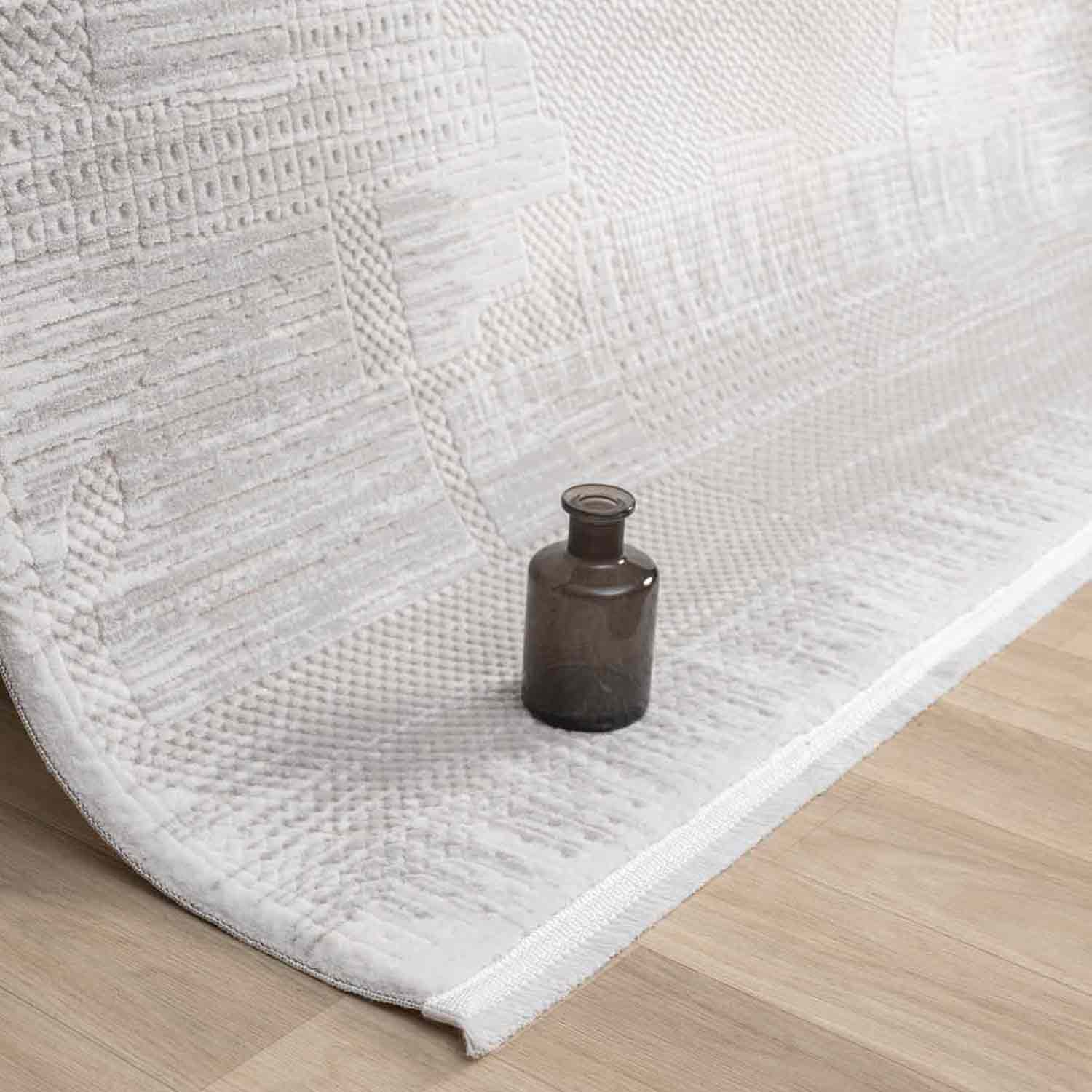 Gri Beyaz Bordürlü Modern Halı