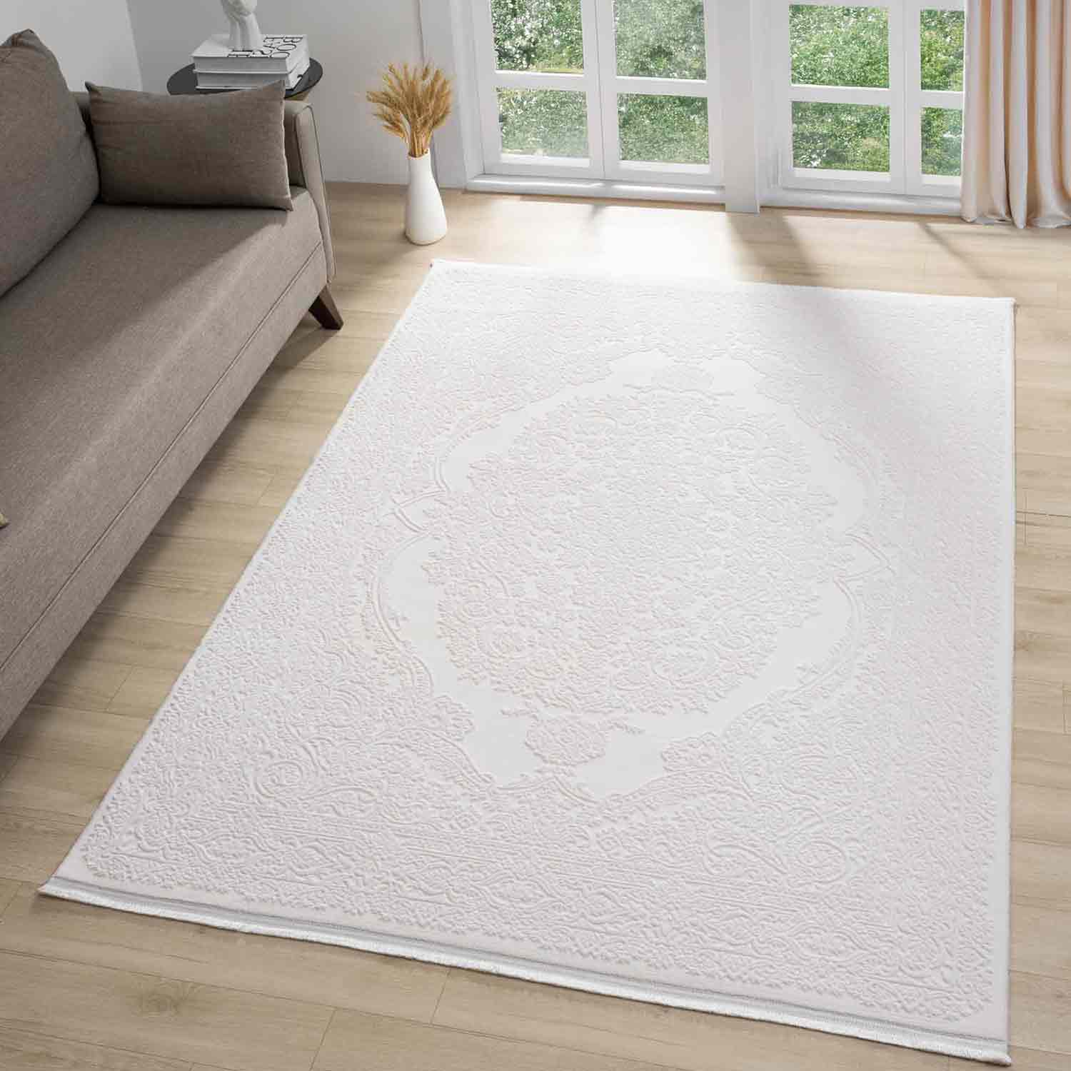 Krem Klasik Madalyon Desenli Halı