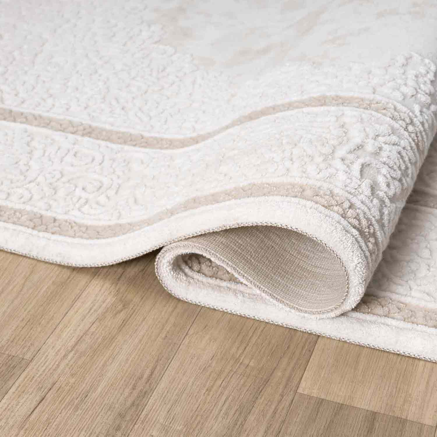 Krem Bej Klasik Madalyon Desenli Halı