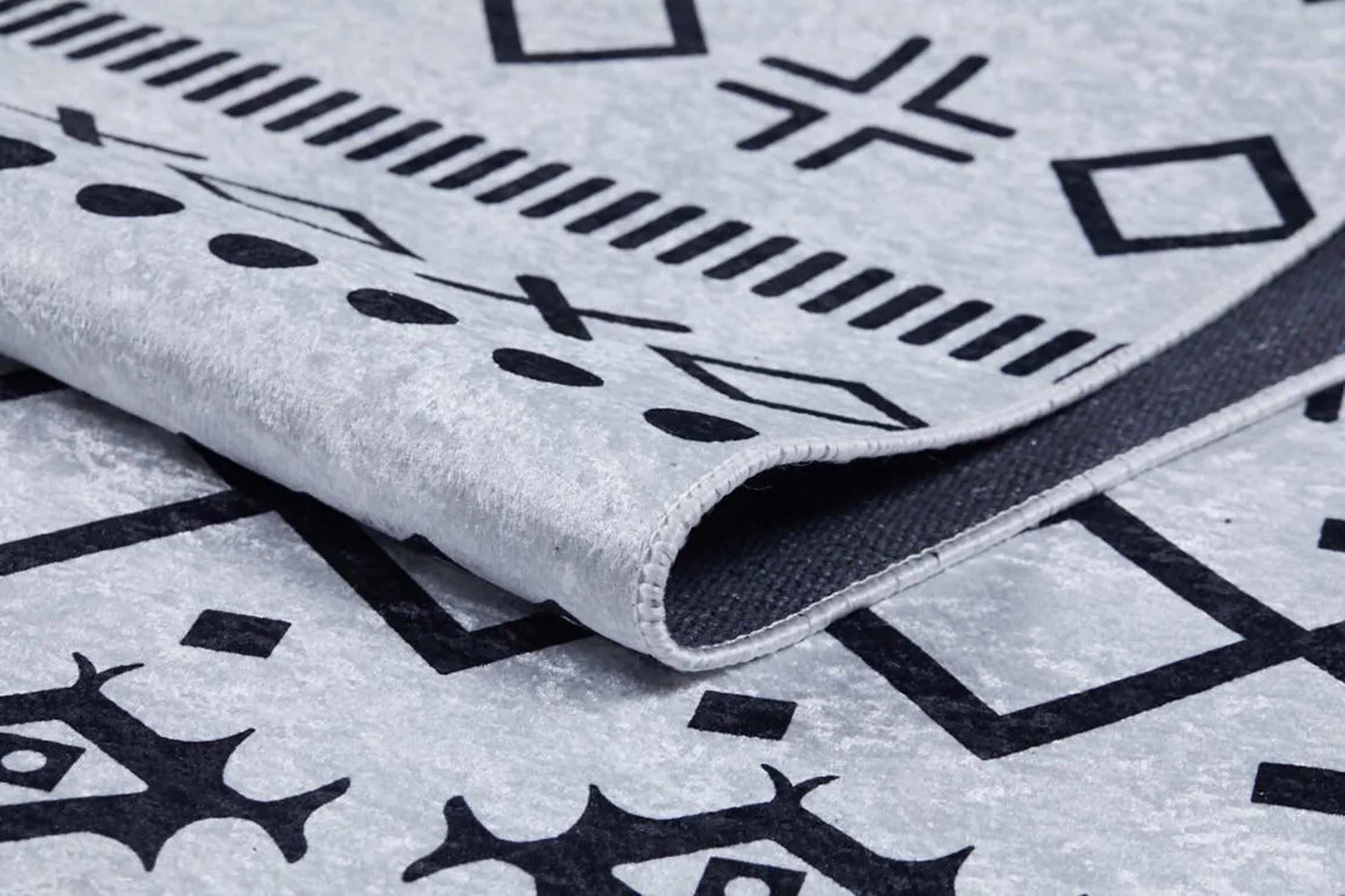 Siyah Beyaz Geometrik Desenli Bohem Halı - Pera Halı