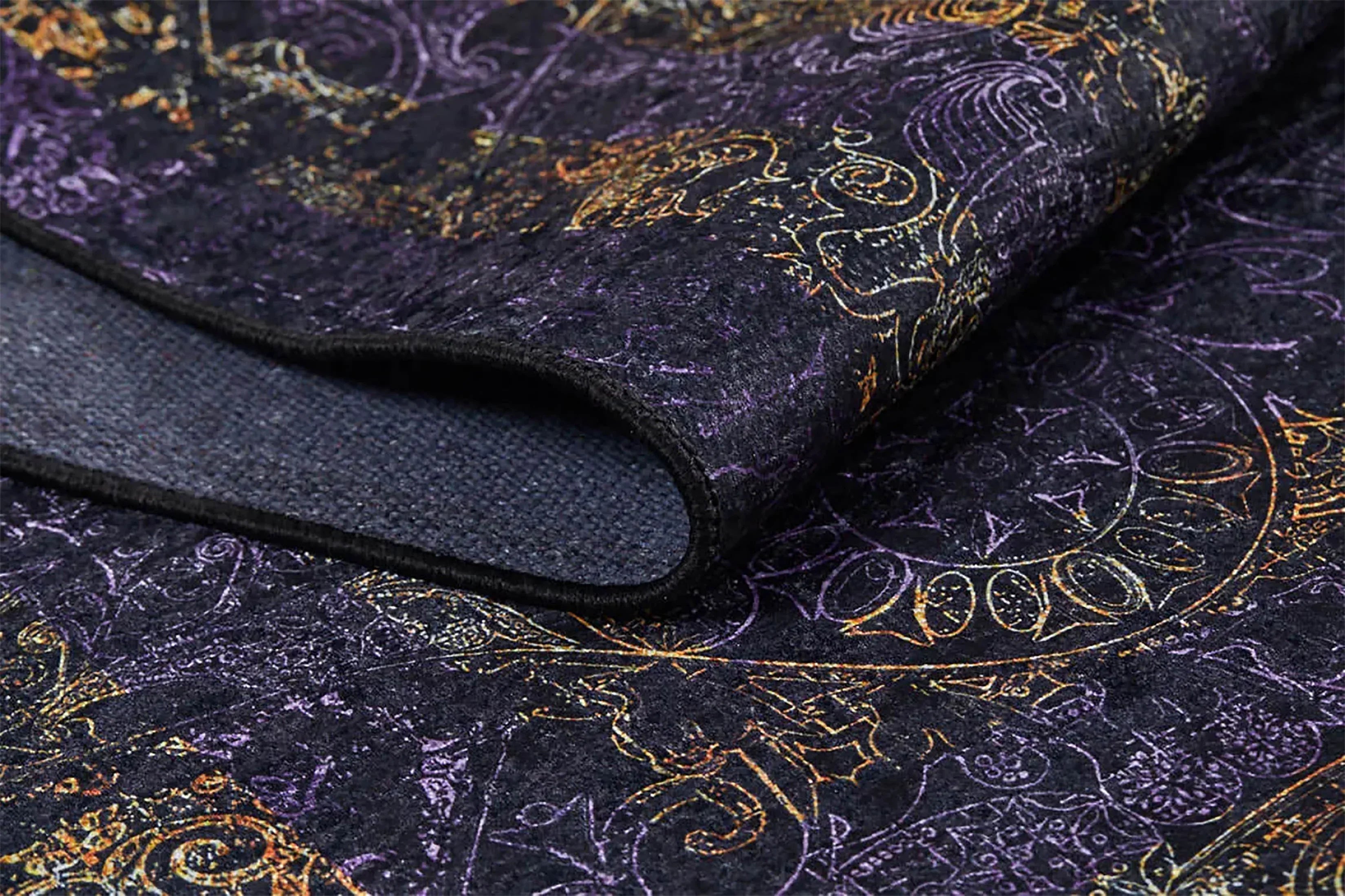 Lüks Mürdüm Damask Desenli Altın Eskitme Detaylı Bordürlü Halı-Pera Halı