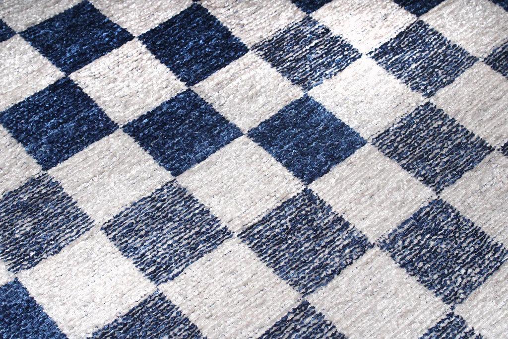 Mavi Beyaz Modern Geometrik Dama Desenli Yıkanabilir Halı-Pera Halı