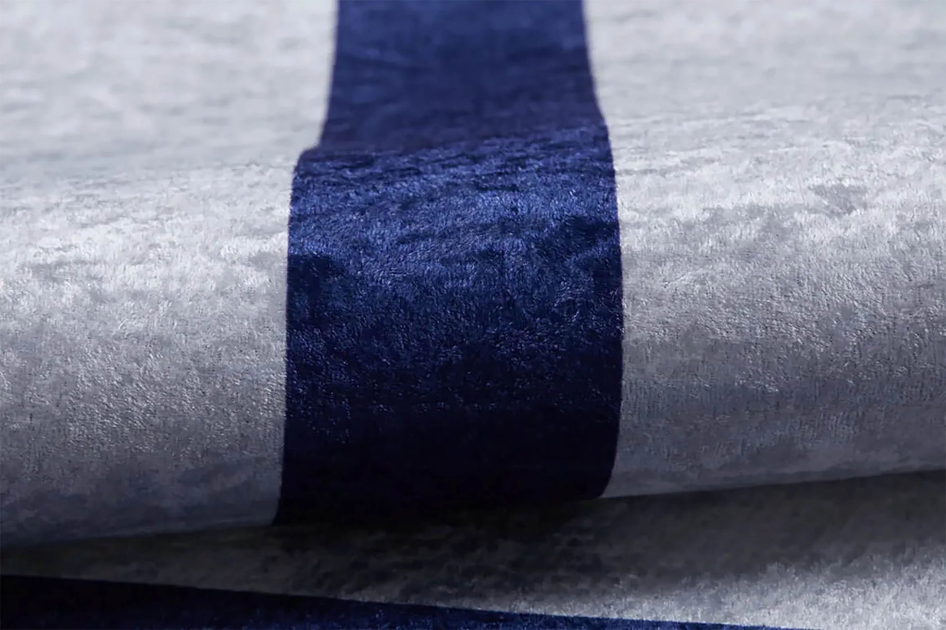 Mavi Geometrik Desenli Lüks Bordürlü Halı-Pera Halı