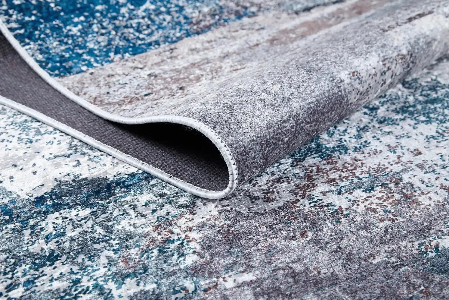 Mavi ve Kahve Abstre Yatay Geçişli Halı-Pera Halı