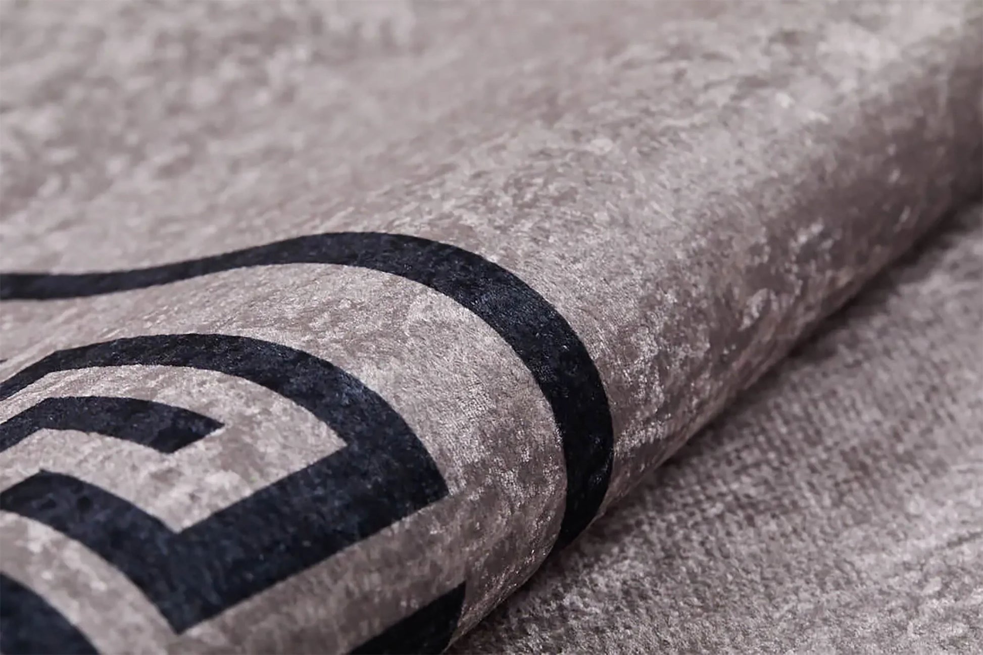 Mermer Desenli Kahverengi Geometrik Bordürlü Halı-Pera Halı