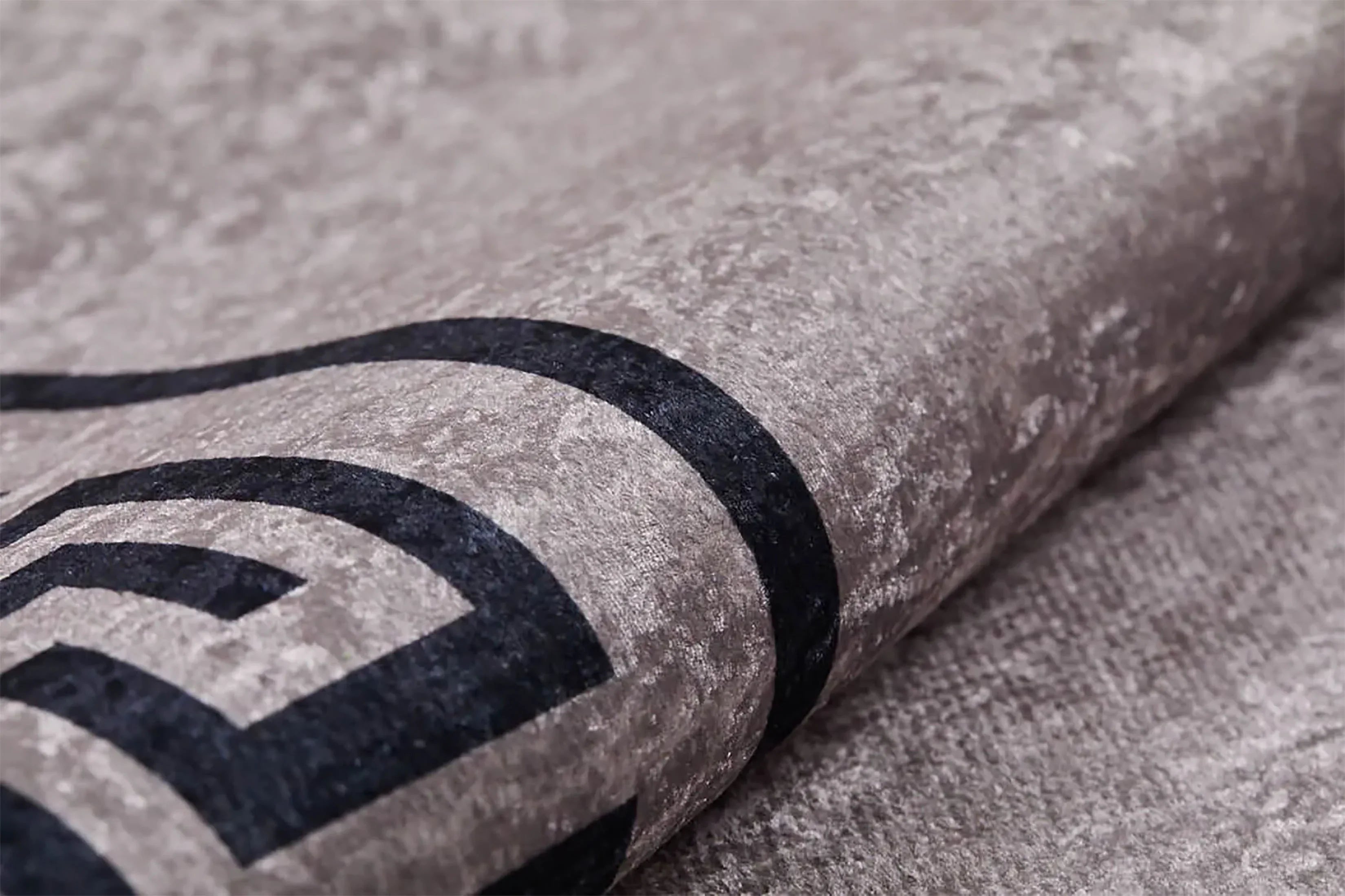 Mermer Desenli Kahverengi Geometrik Bordürlü Halı-Pera Halı