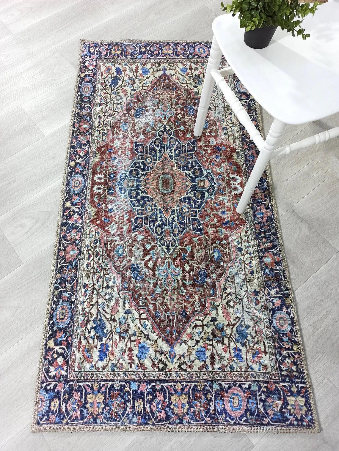 Marineblauer und brauner Vintage-Teppich mit Medaillonmuster