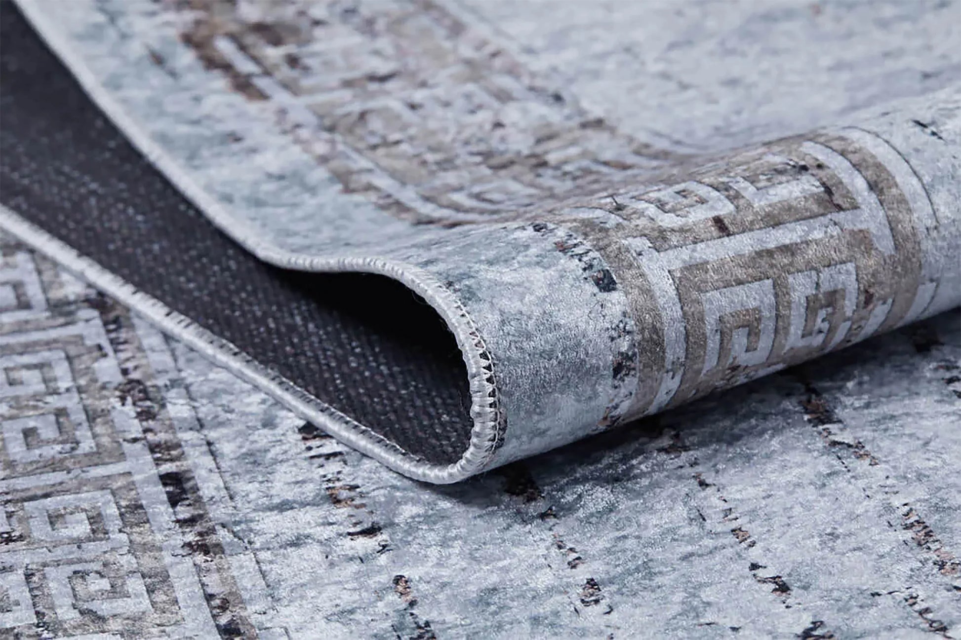 Minimalist Açık Gri Eskitme Bej Yunan Anahtar Bordürlü Halı-Pera Halı