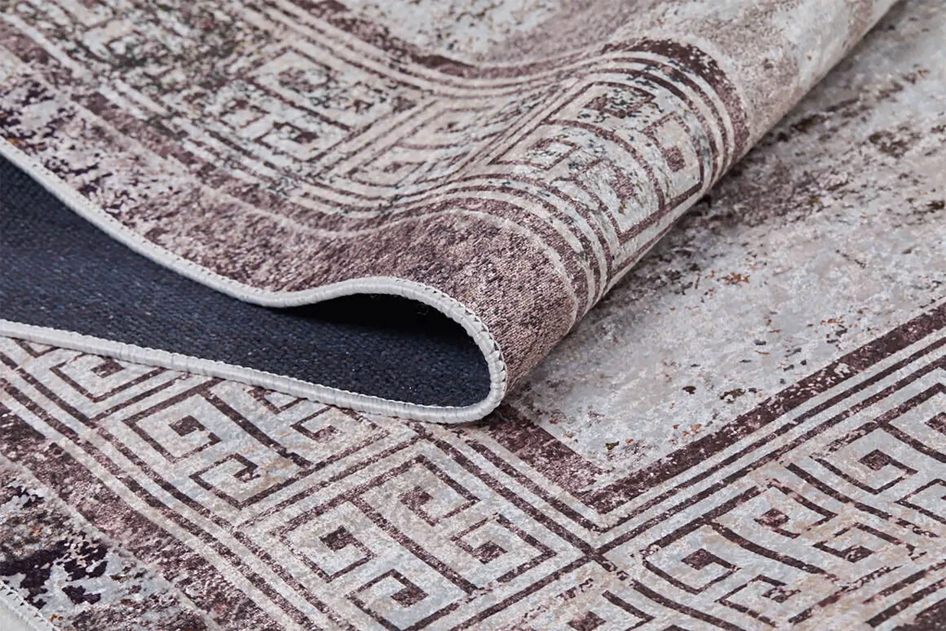 Minimalist Eskitme Krem Bej Kahve Yunan Anahtar Bordürlü Halı-Pera Halı