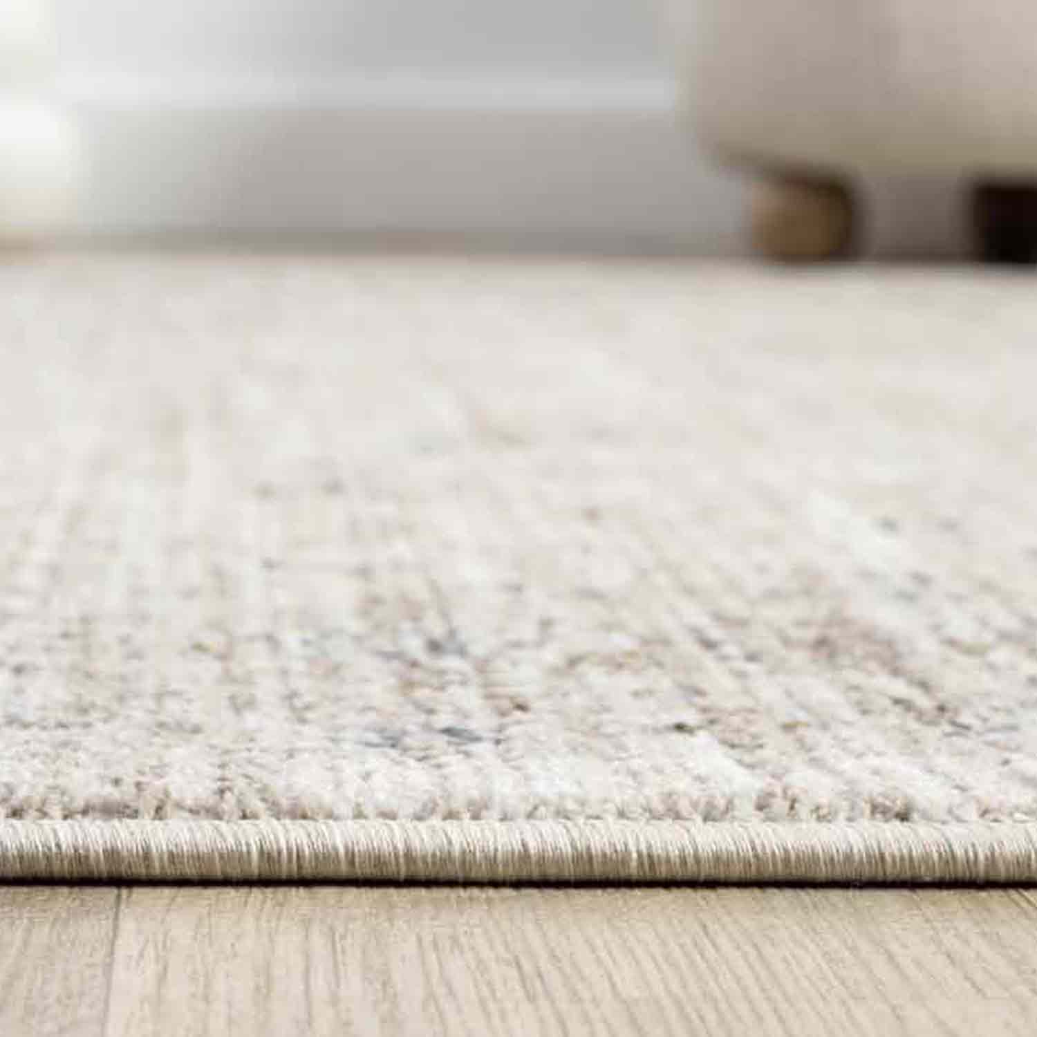 Nötr Tonlarda Çiçekli Klasik Eskitme Desenli Halı-Pera Halı