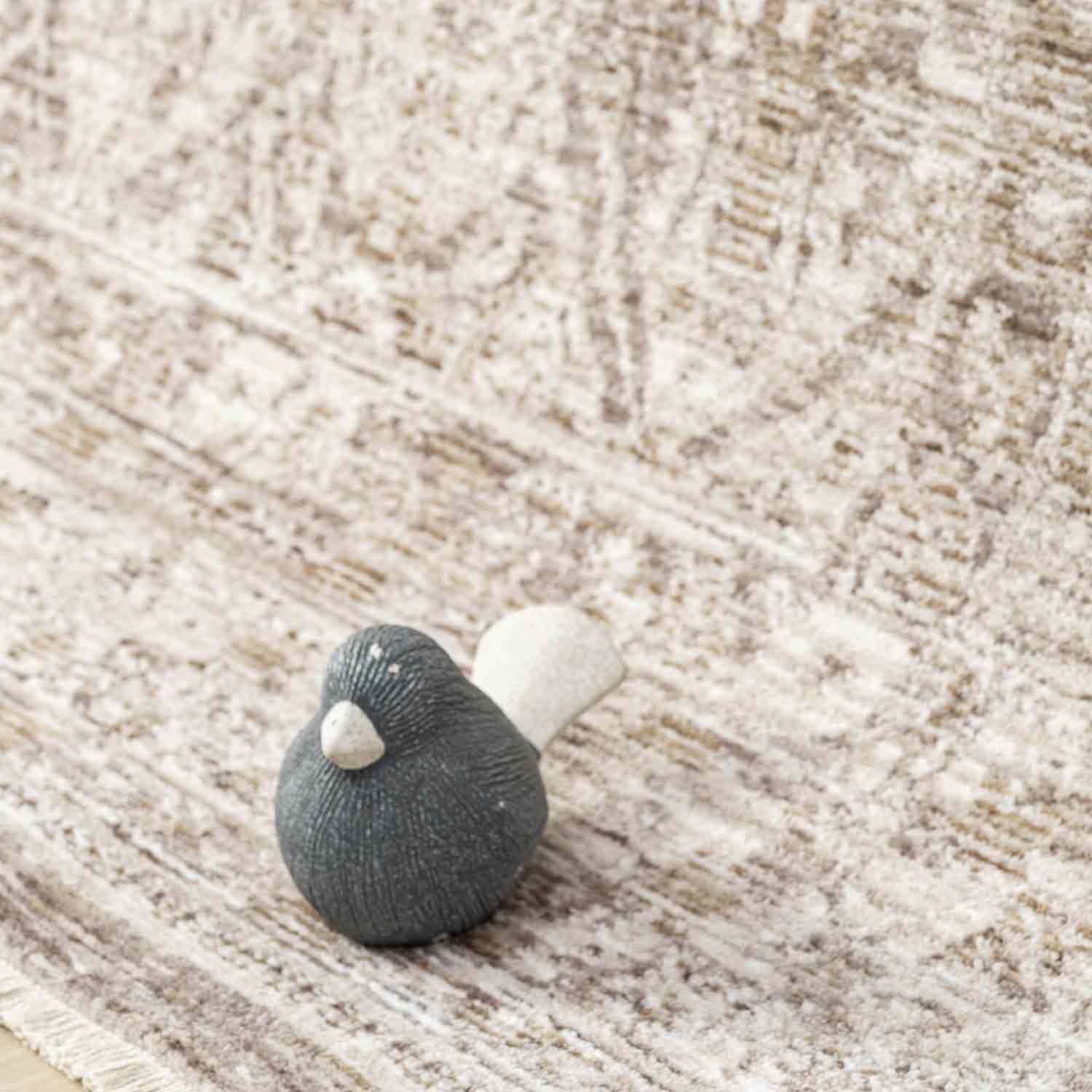 Nötr Tonlarda Minimalist Klasik Dokulu Halı-Pera Halı