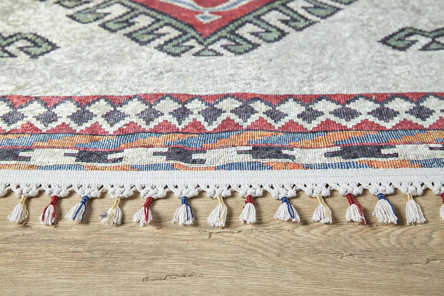 Örgü Saçaklı Bej Kırmızı Fas Etnik Desenli Halı-Pera Halı